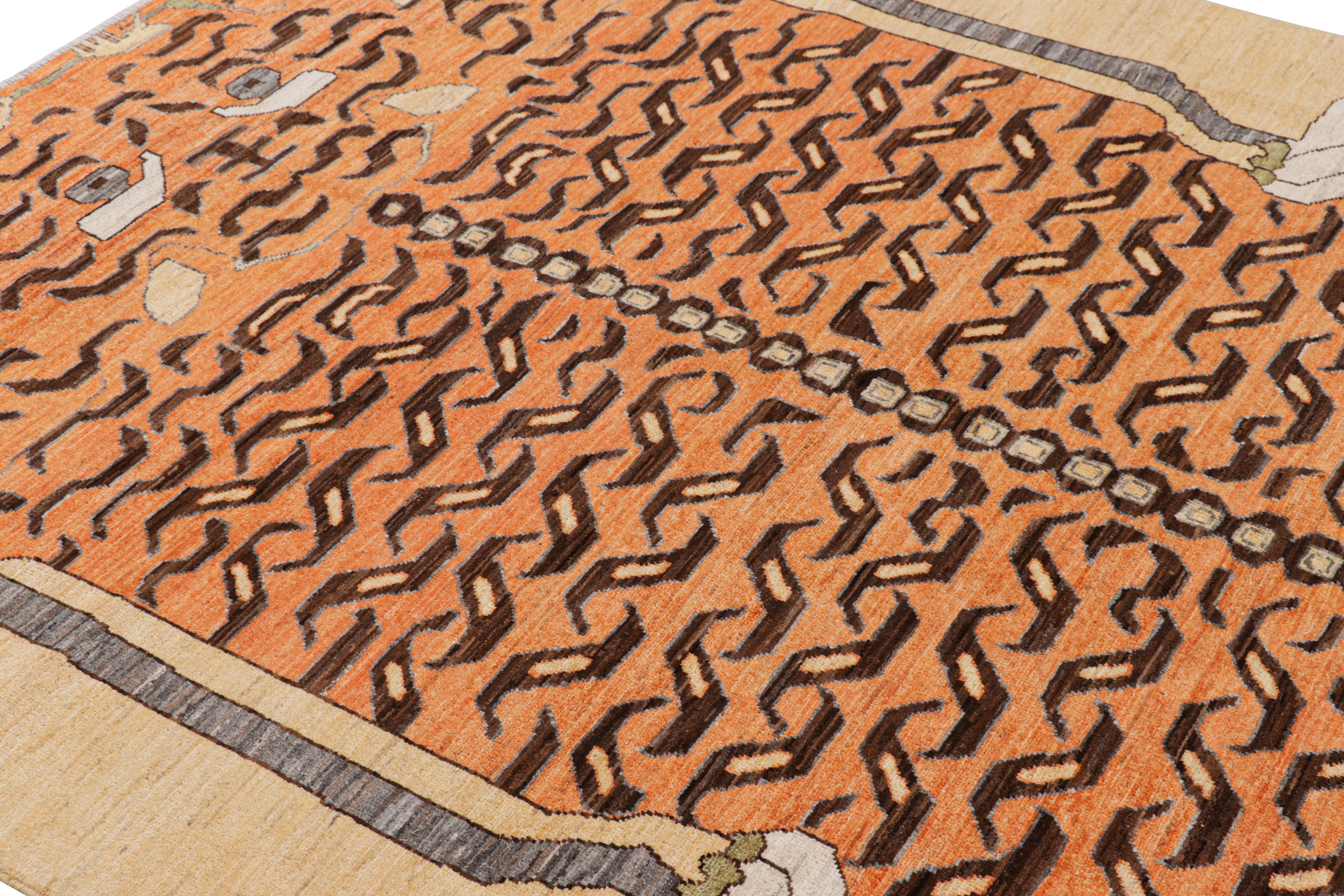 Hand-knotted in wool, this 6x9 modern tiger pictorial rug is a bold addition to the Rug & Kilim exclusive Tiger line.  

On the Design: 

An exemplary drawing with pictorial representation enjoying a subtle pelt pattern in striated gold, brown and
