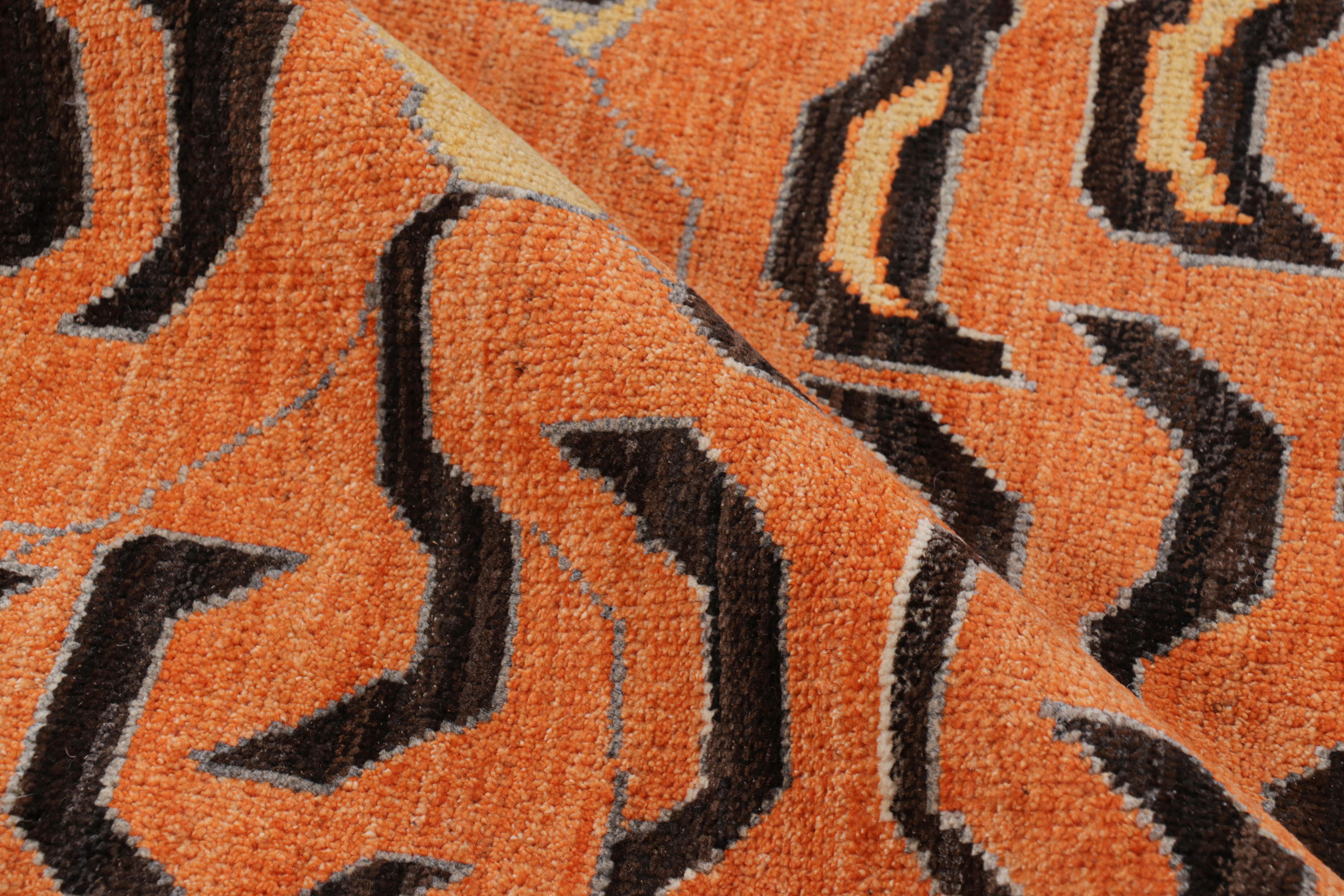 XXI secolo e contemporaneo Rug & Kilim è un tappeto tigrato contemporaneo in oro con immagini marroni e arancioni. in vendita