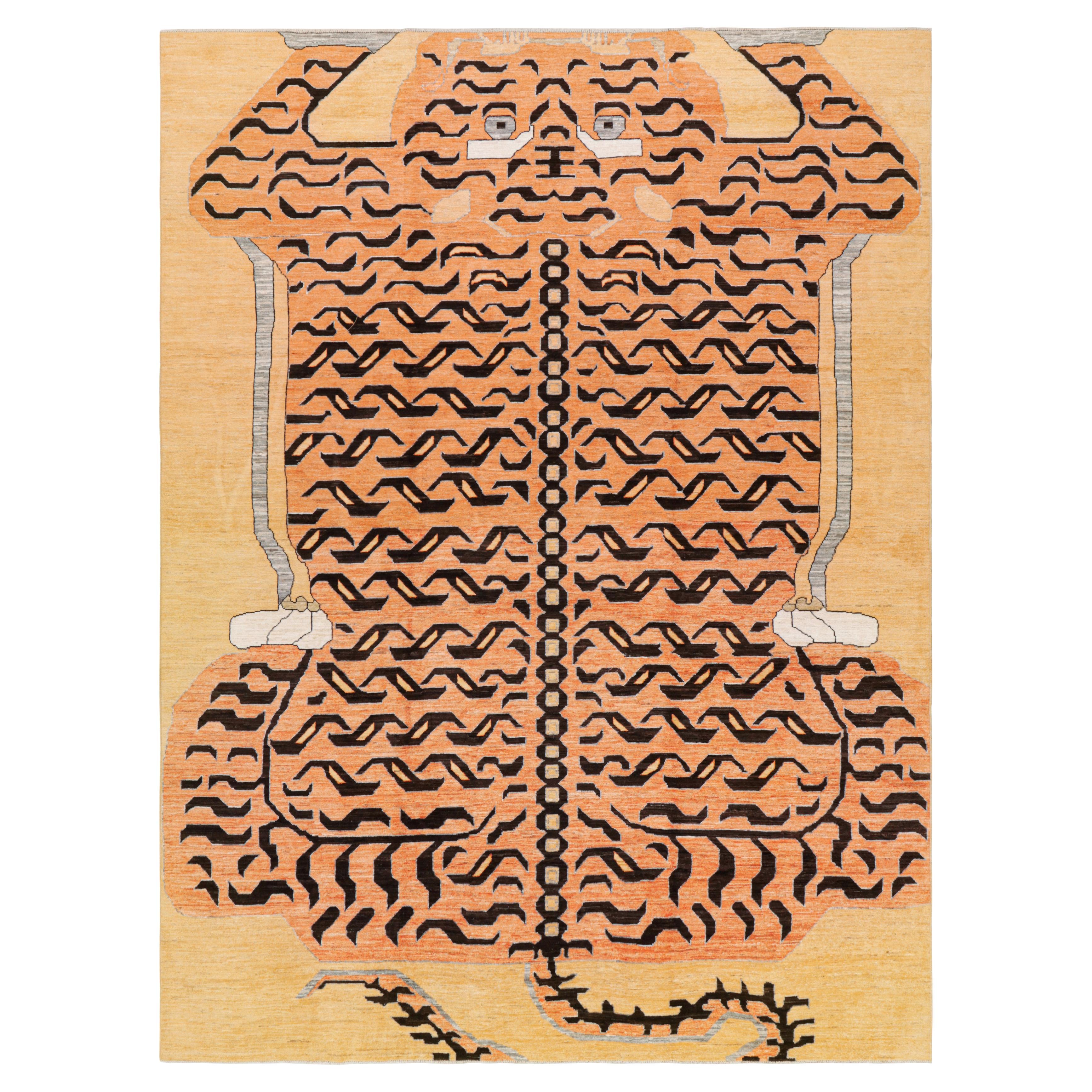 Rug 
Kilim
s Contemporary Tiger Rug in Gold mit braunen und orangenen Motiven im Angebot