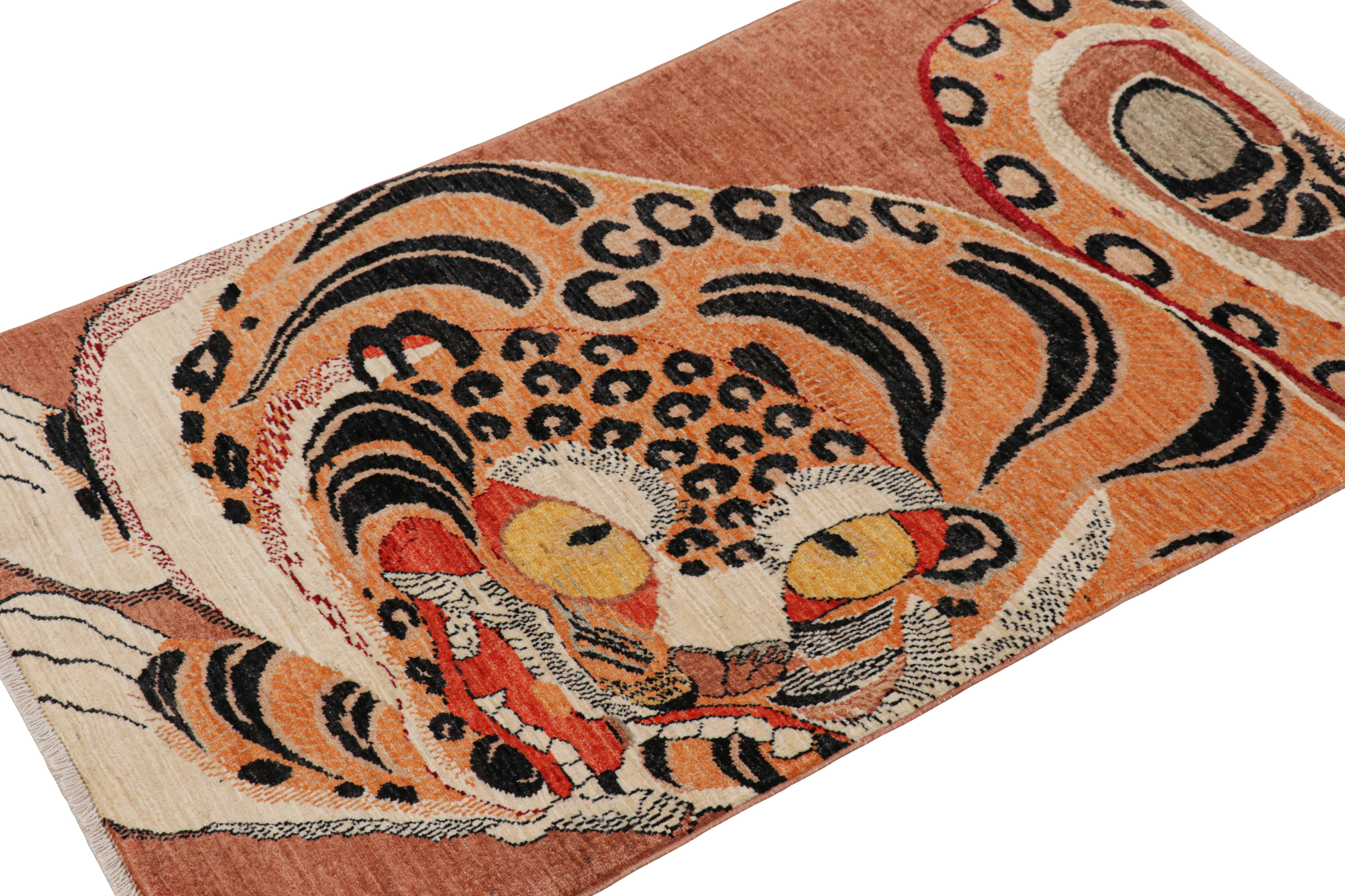 Afghan Rug & Kilim's Contemporary Tiger Rug in Red with Black and Orange Pictorial (tapis tigré contemporain en rouge avec pictogramme noir et orange) en vente