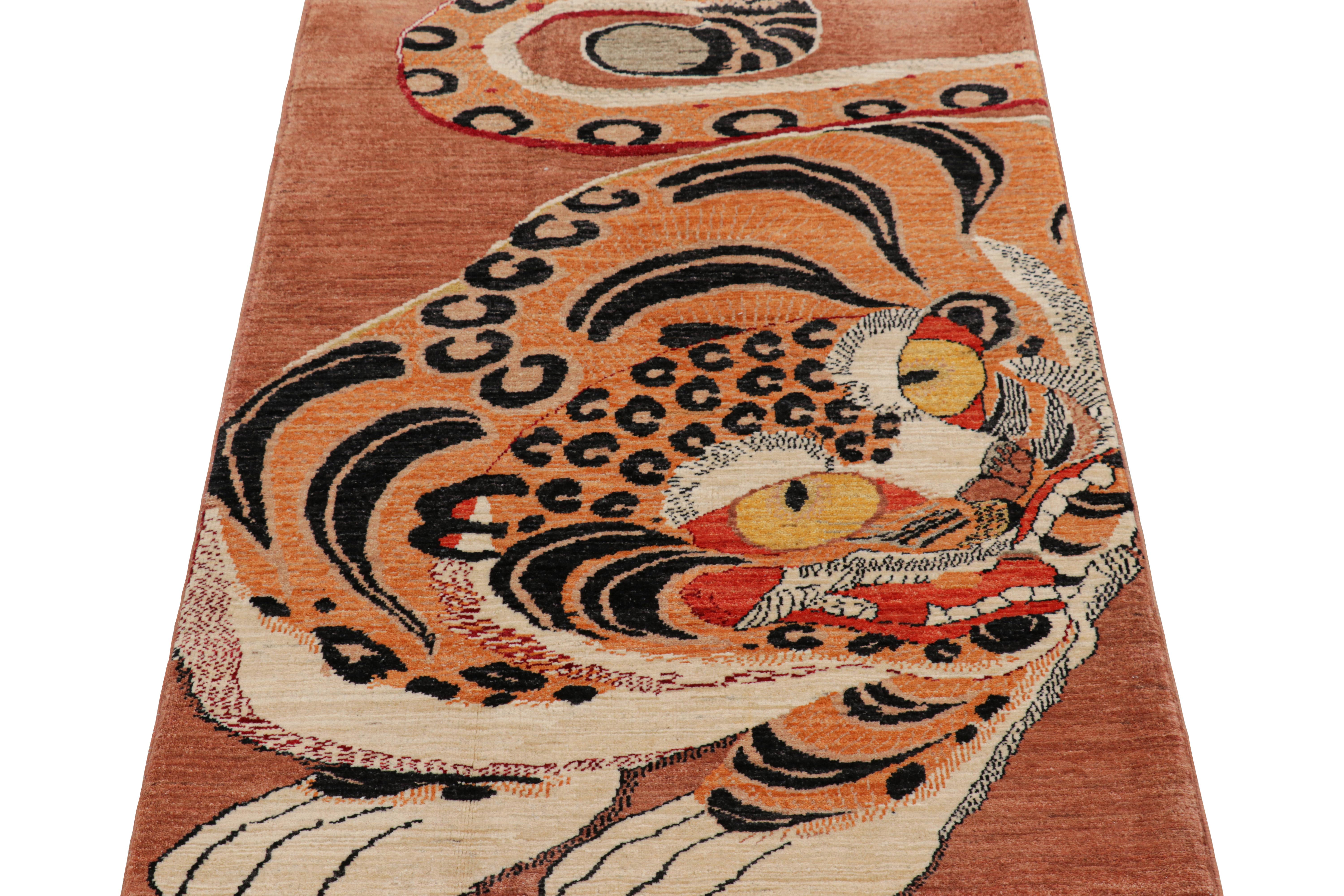 Noué à la main Rug & Kilim's Contemporary Tiger Rug in Red with Black and Orange Pictorial (tapis tigré contemporain en rouge avec pictogramme noir et orange) en vente