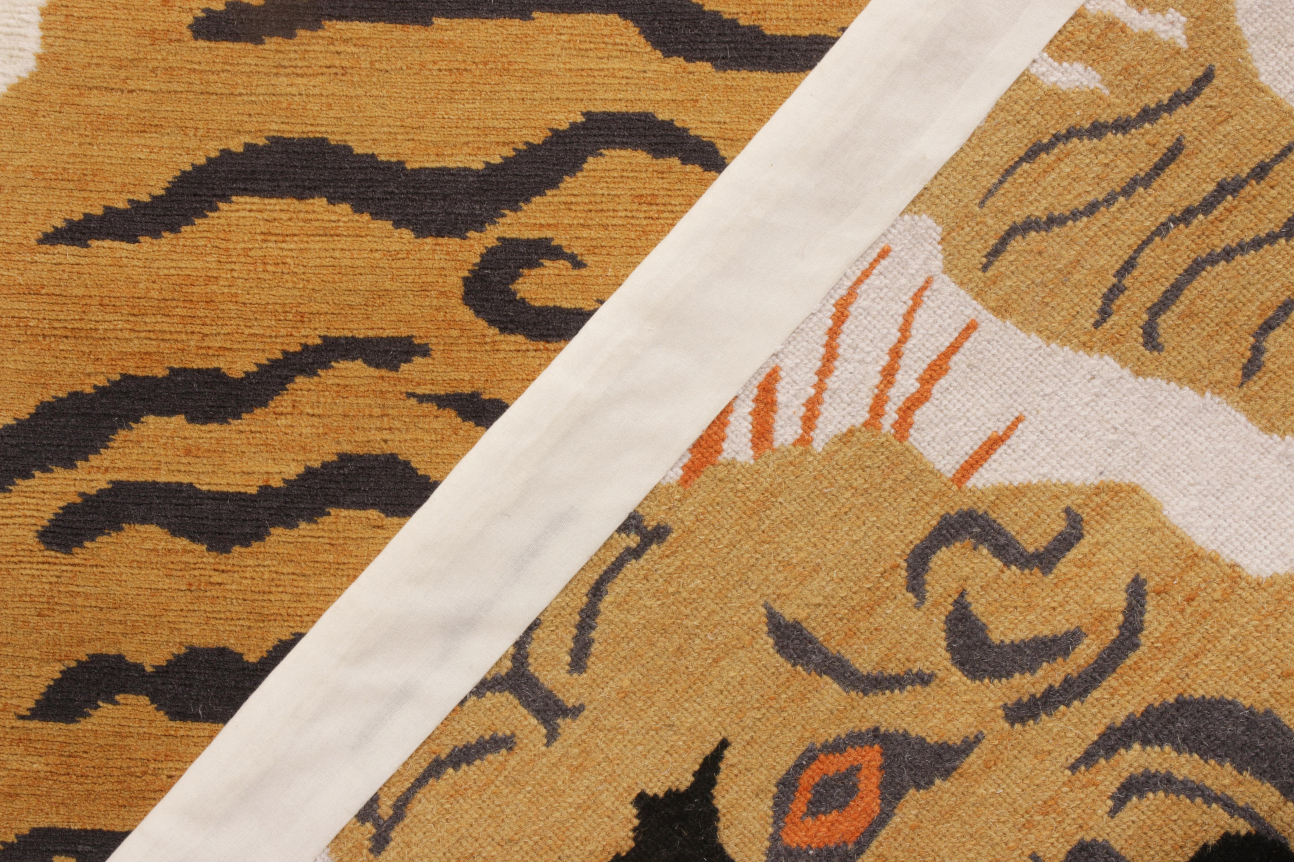 Noué à la main Tapis tigre contemporain de Rug & Kilim en motif pictural blanc et orange 4x6''6 en vente