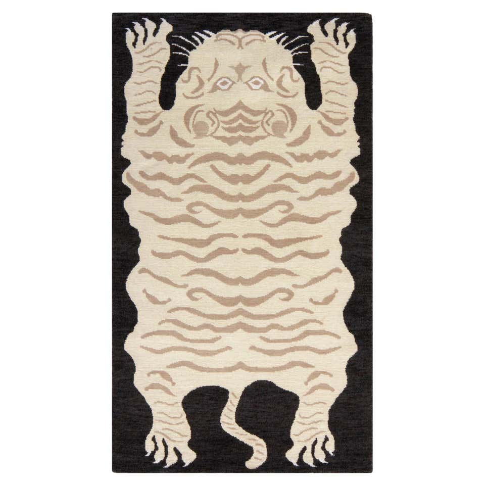 Contemporary Handmade Pictorial Accent Rug of a Tiger For Sale at 1stDibs