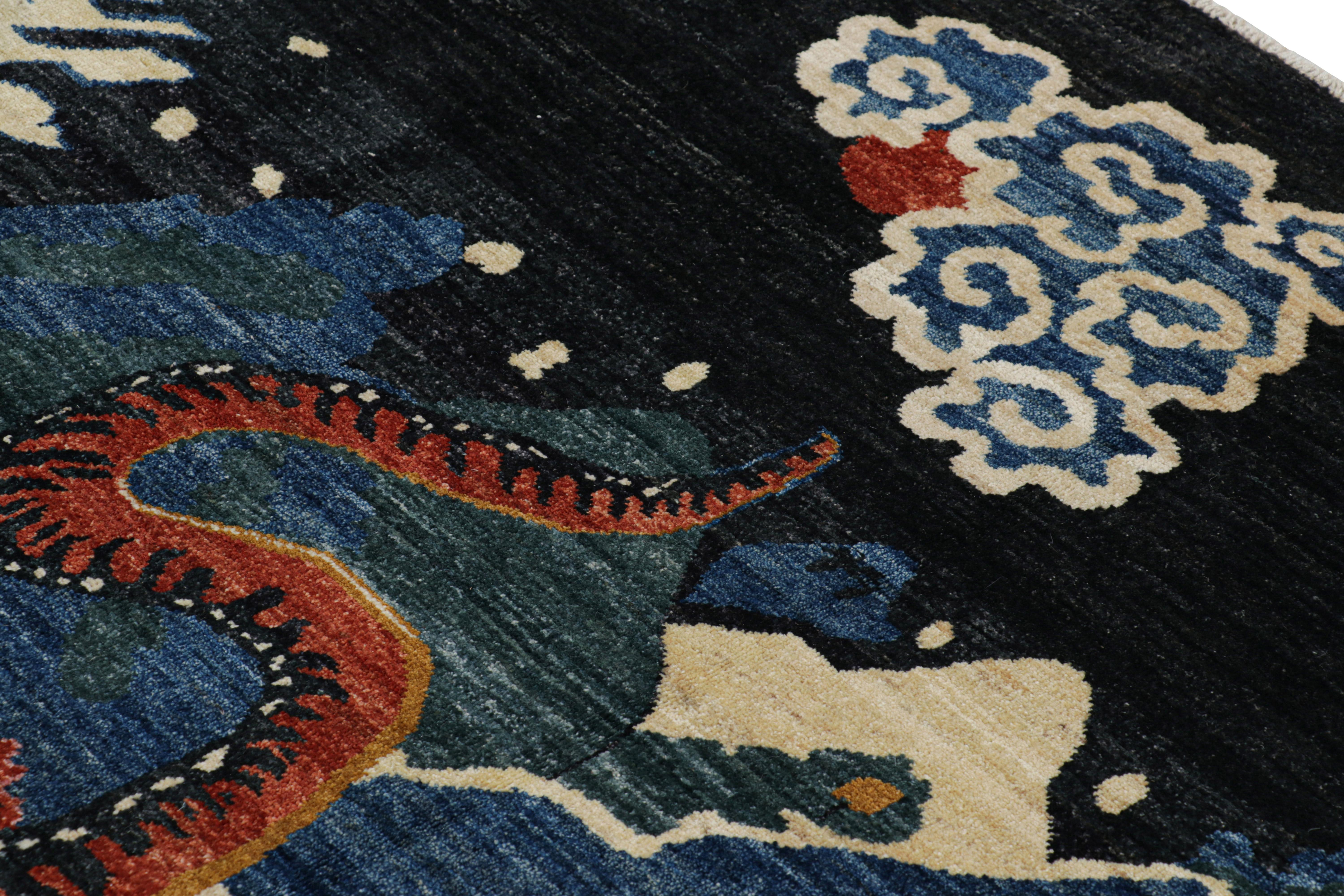 Rug & Kilim's Contemporary Tiger Rug with Navy Blue and Orange Pictorials (Tapis tigré contemporain avec pictogrammes bleu marine et orange) Neuf - En vente à Long Island City, NY