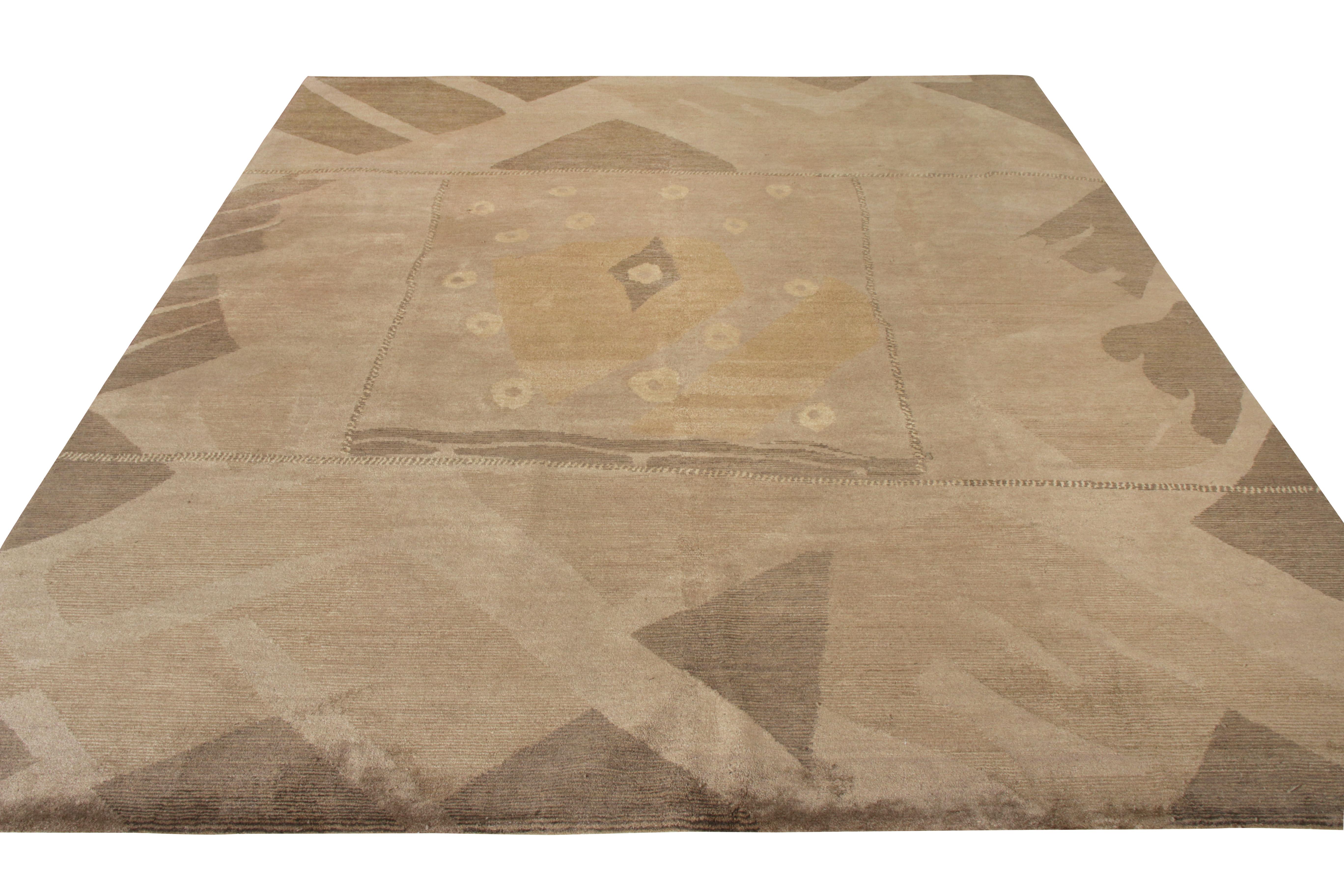 Dieses Sammlerstück von Rug & Kilim ist handgeknüpft und besteht aus einer Mischung aus Wolle und Seide, die von der Deko-Sensibilität des Kubismus inspiriert wurde. Eine schillernde Wiedergabe des klassischen Stils erfreut sich eines einzigartigen