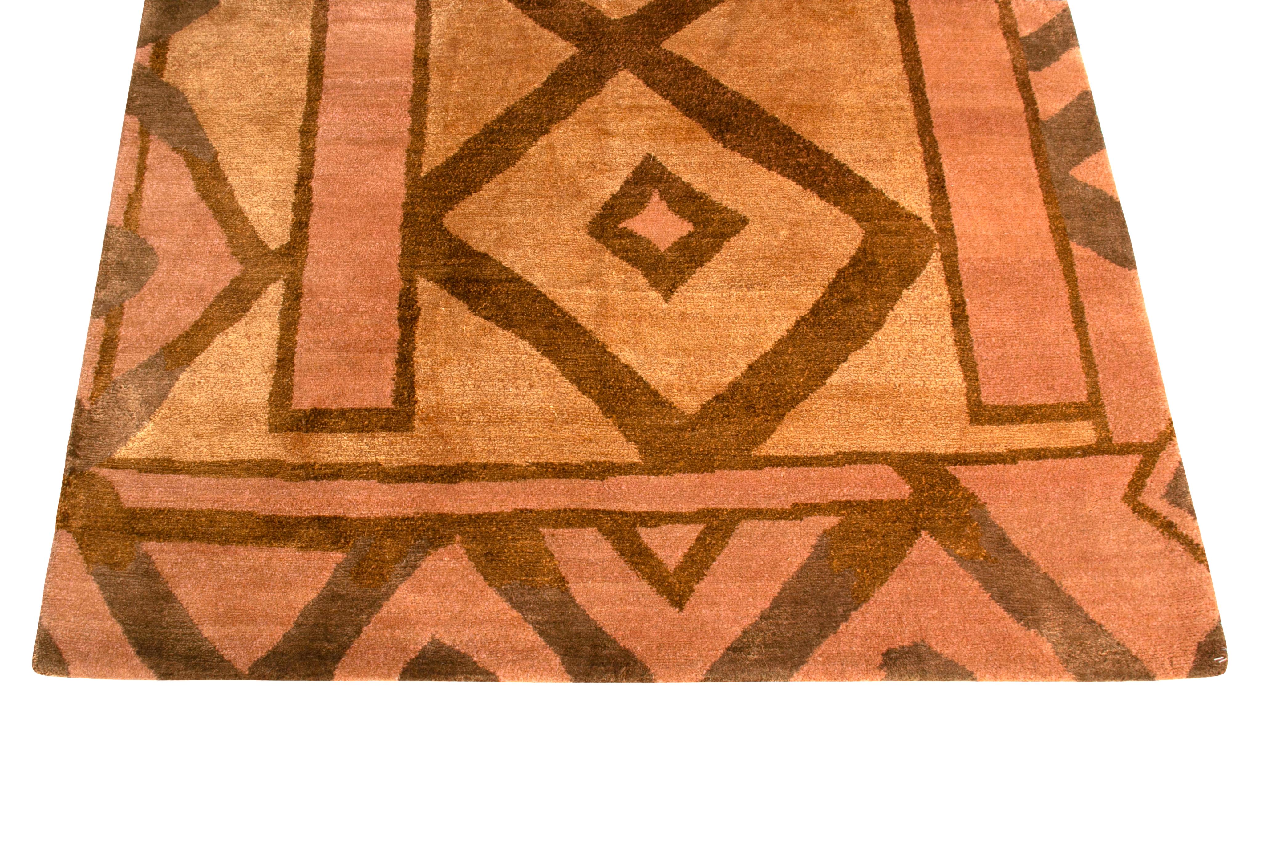 Primitivo Rug & Kilim - Tappeto in stile cubista in lana e seta beige-marrone e rosa in vendita