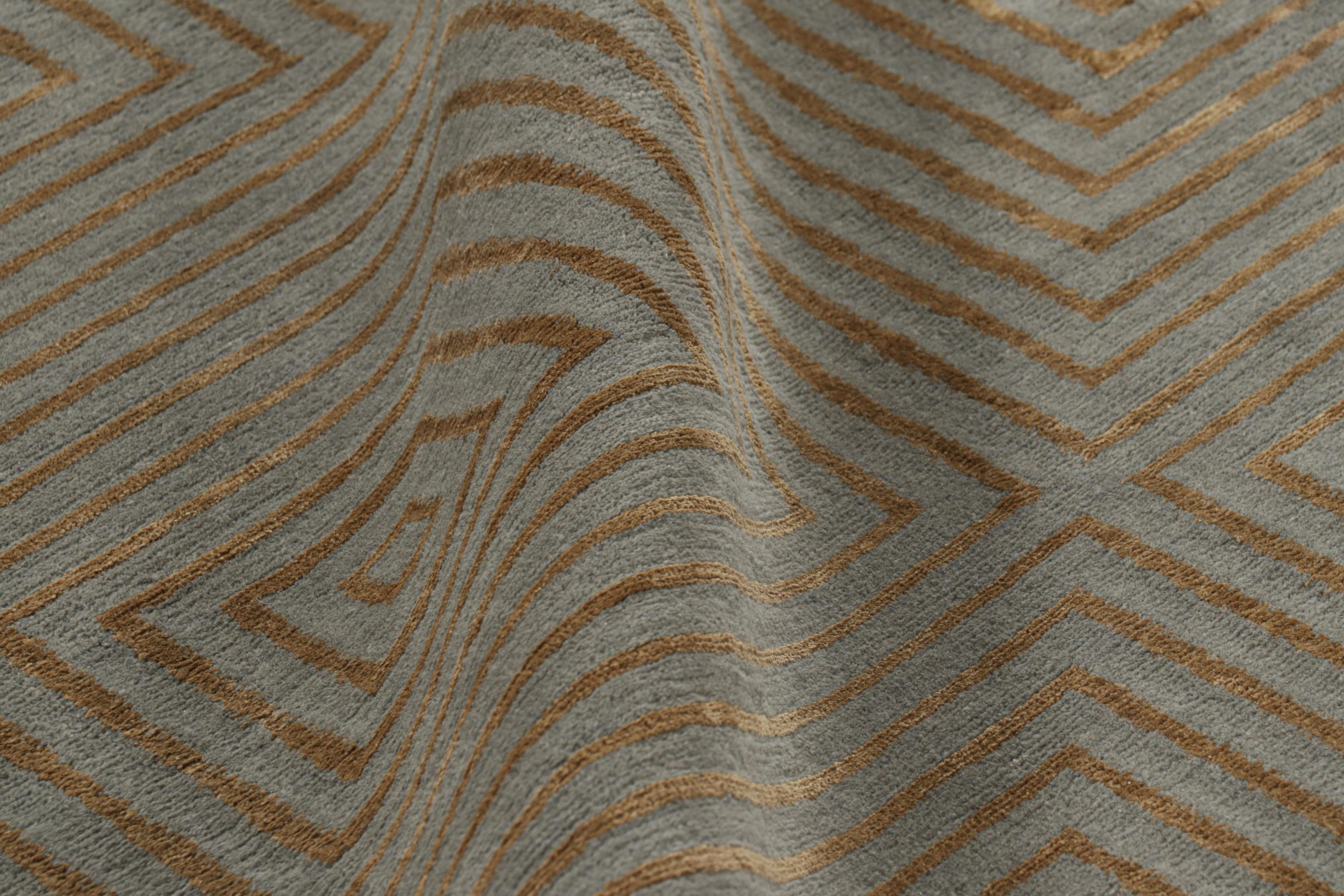 Rug & Kilim's Teppich im kubistischen Stil in Grau mit bronzefarbenen geometrischen Mustern 