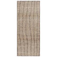 Rug & Kilim's Custom Abstract Rug With Beige-Brown Striped Geometric Patterns (Tapis abstrait personnalisé avec des motifs géométriques rayés beige et marron)