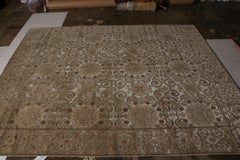 Tappeto personalizzato in stile europeo Rug & Kilim con motivo a medaglione beige di Rug & Kilim