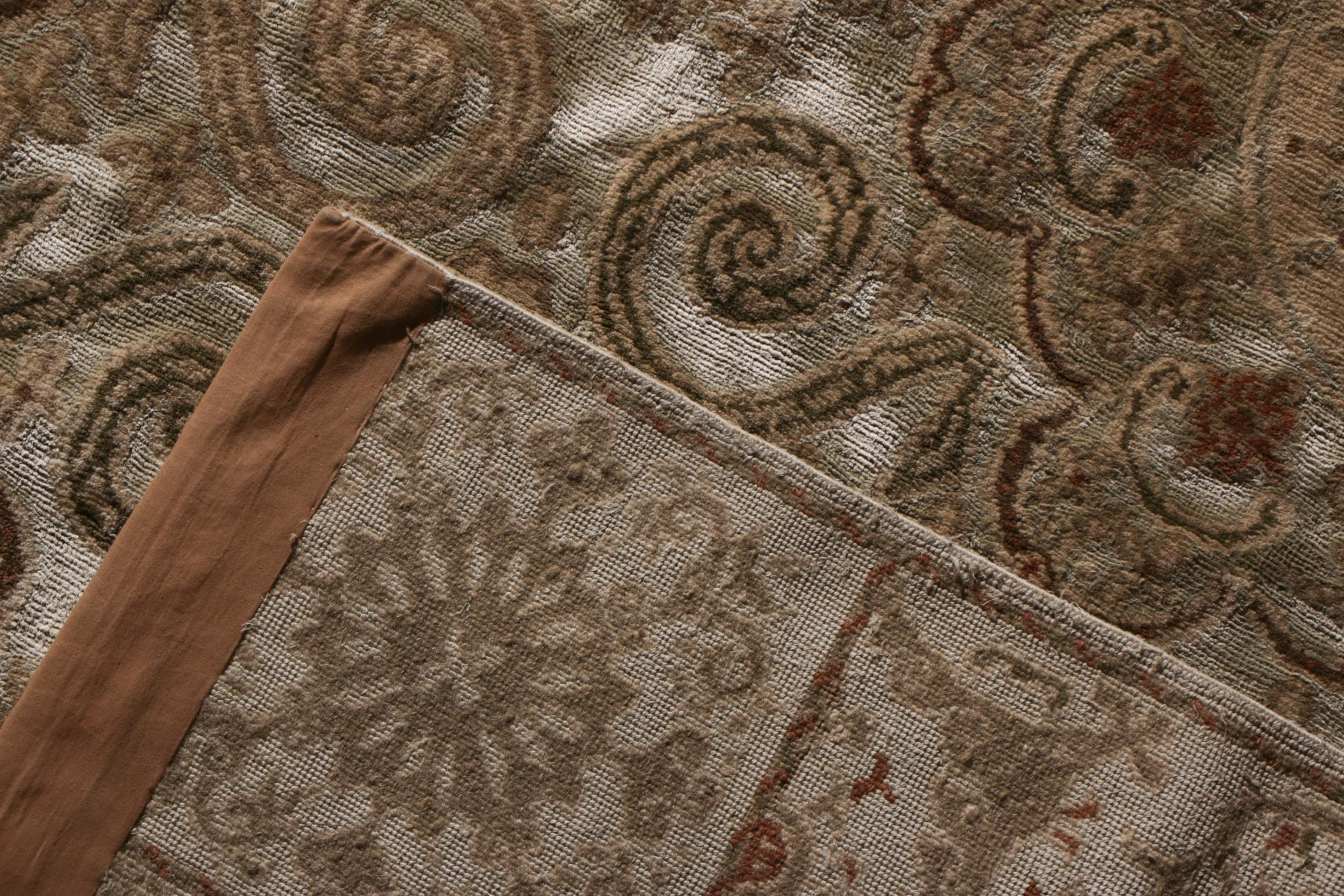 Alfombra estilo europeo personalizada Rug & Kilim Diseño medallón beige by Rug & Kilim en Excelente estado para la venta en Long Island City, NY