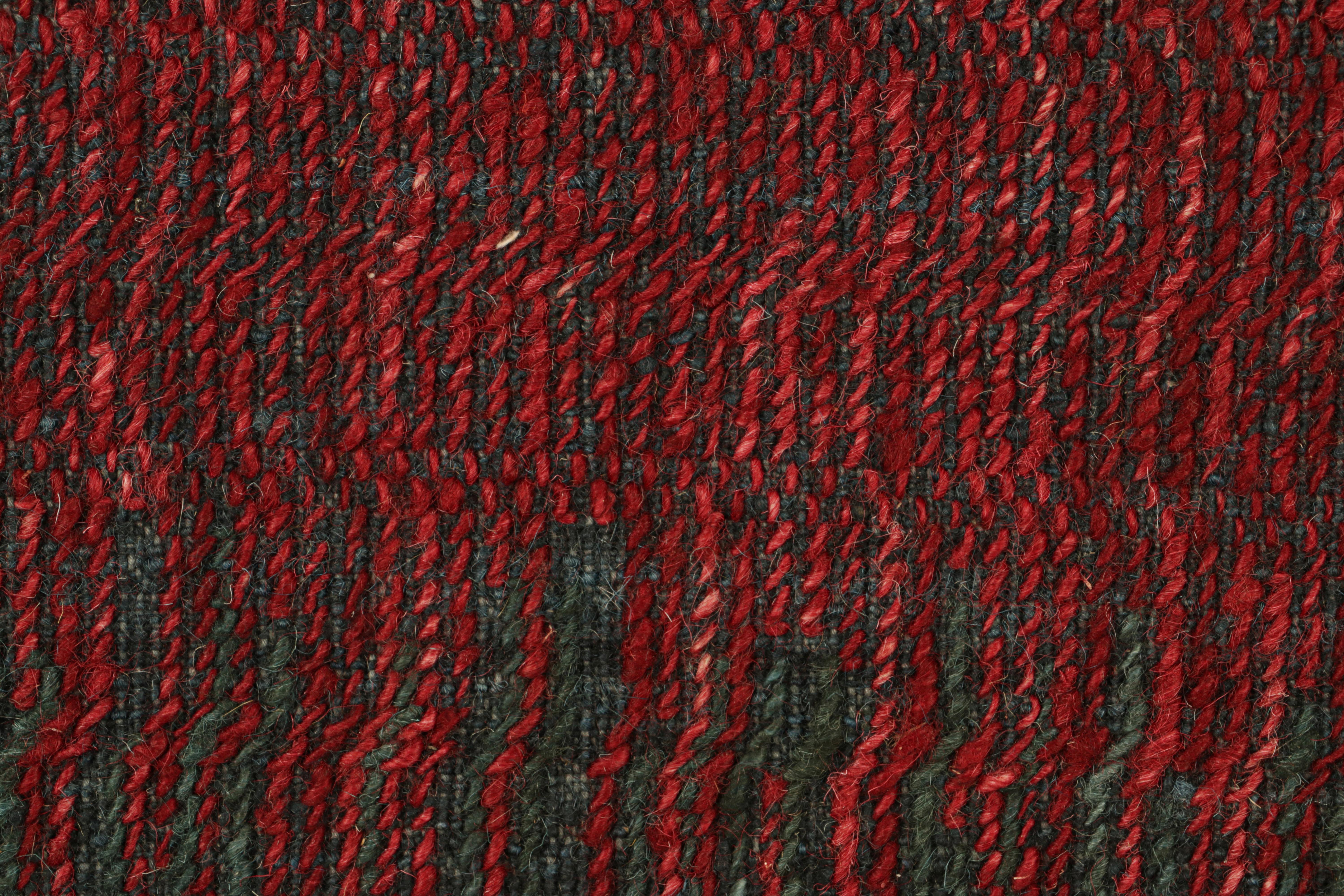 Muestra de alfombra de tejido plano a medida de Rug & Kilim, gris con motivos de textura burdeos Moderno en venta