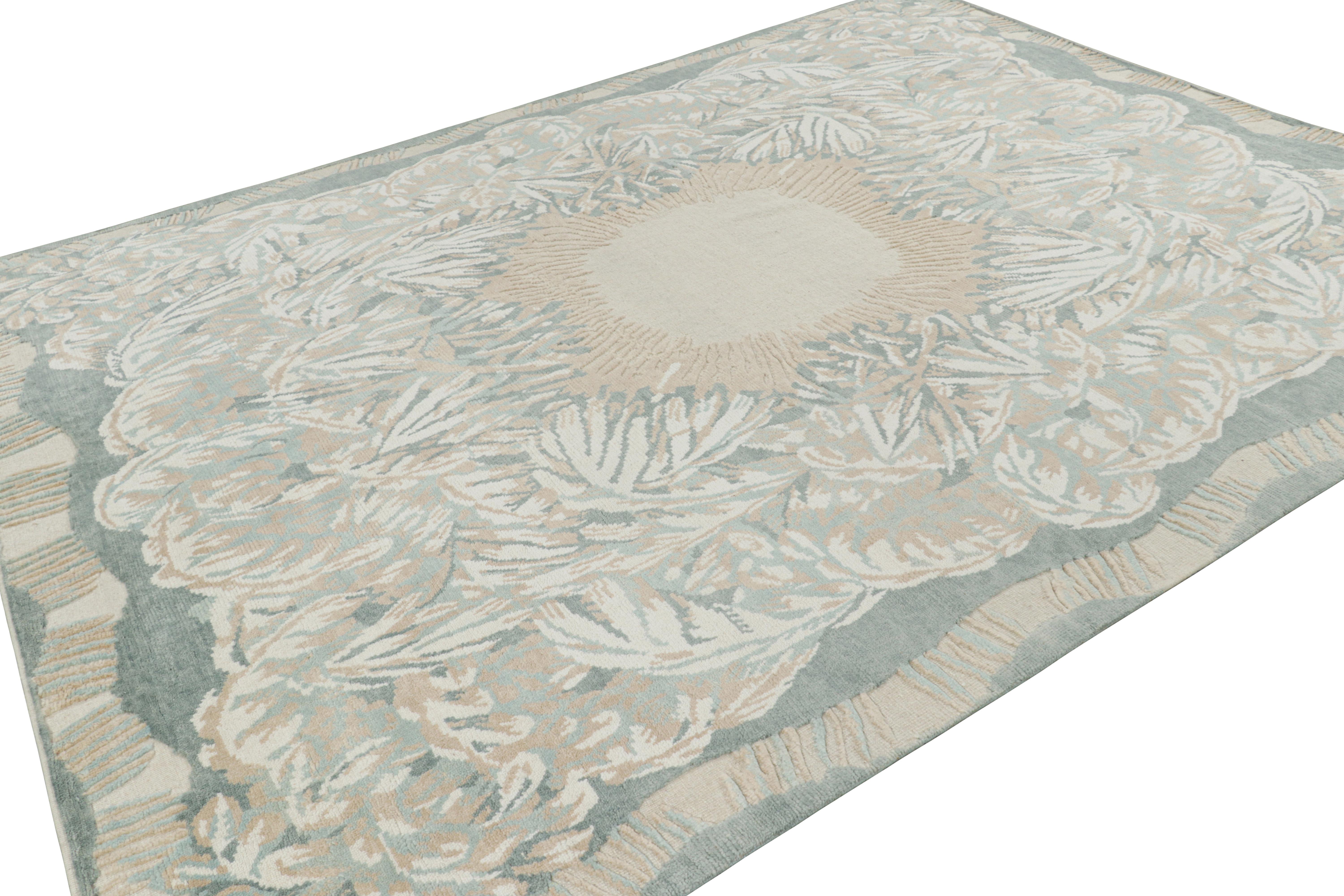 Indiano Rug & Kilim ha realizzato un tappeto personalizzato in stile Art Deco francese con colori crema e blu. in vendita