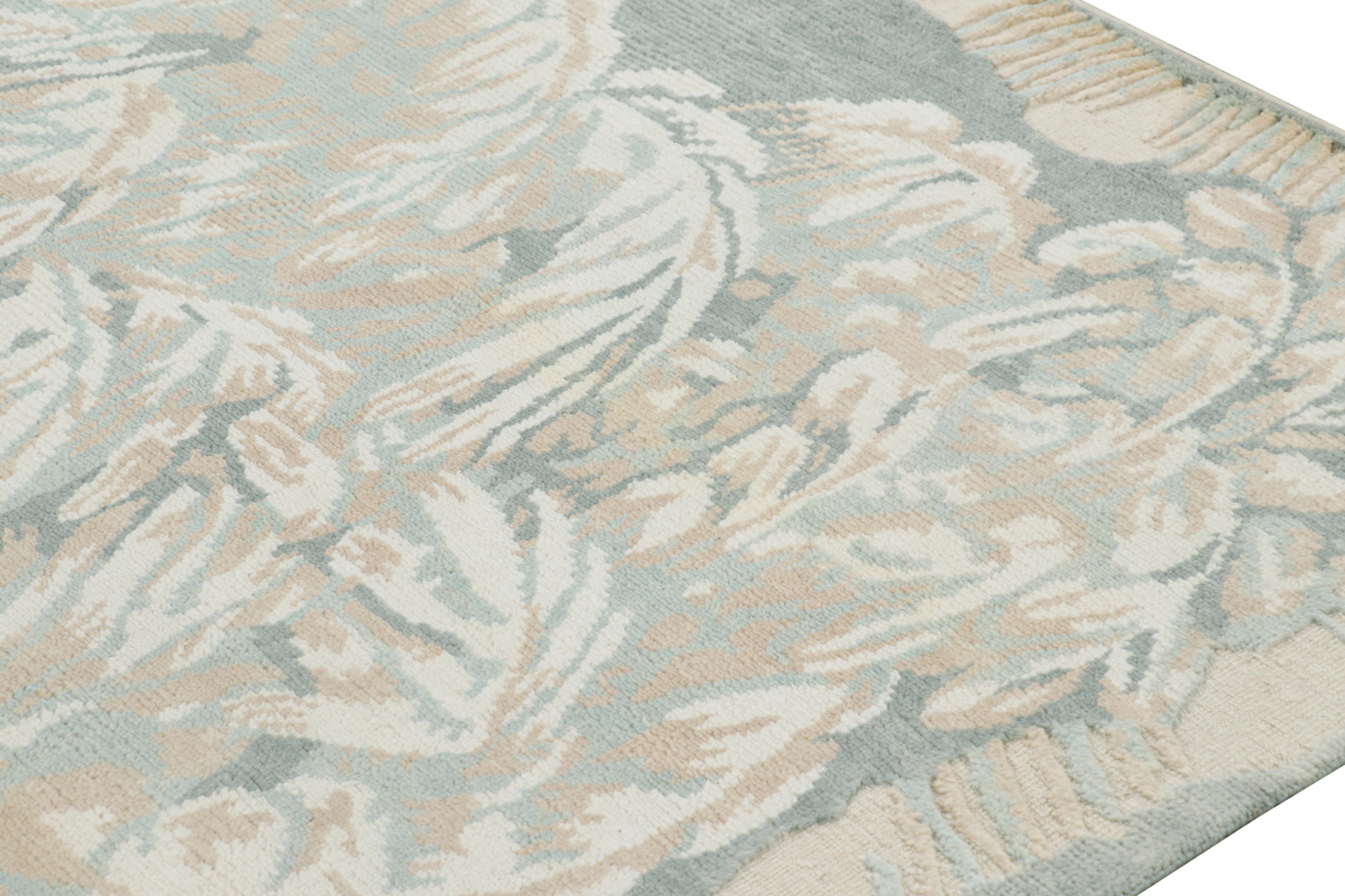 Rug & Kilim ha realizzato un tappeto personalizzato in stile Art Deco francese con colori crema e blu. In condizioni Nuovo in vendita a Long Island City, NY