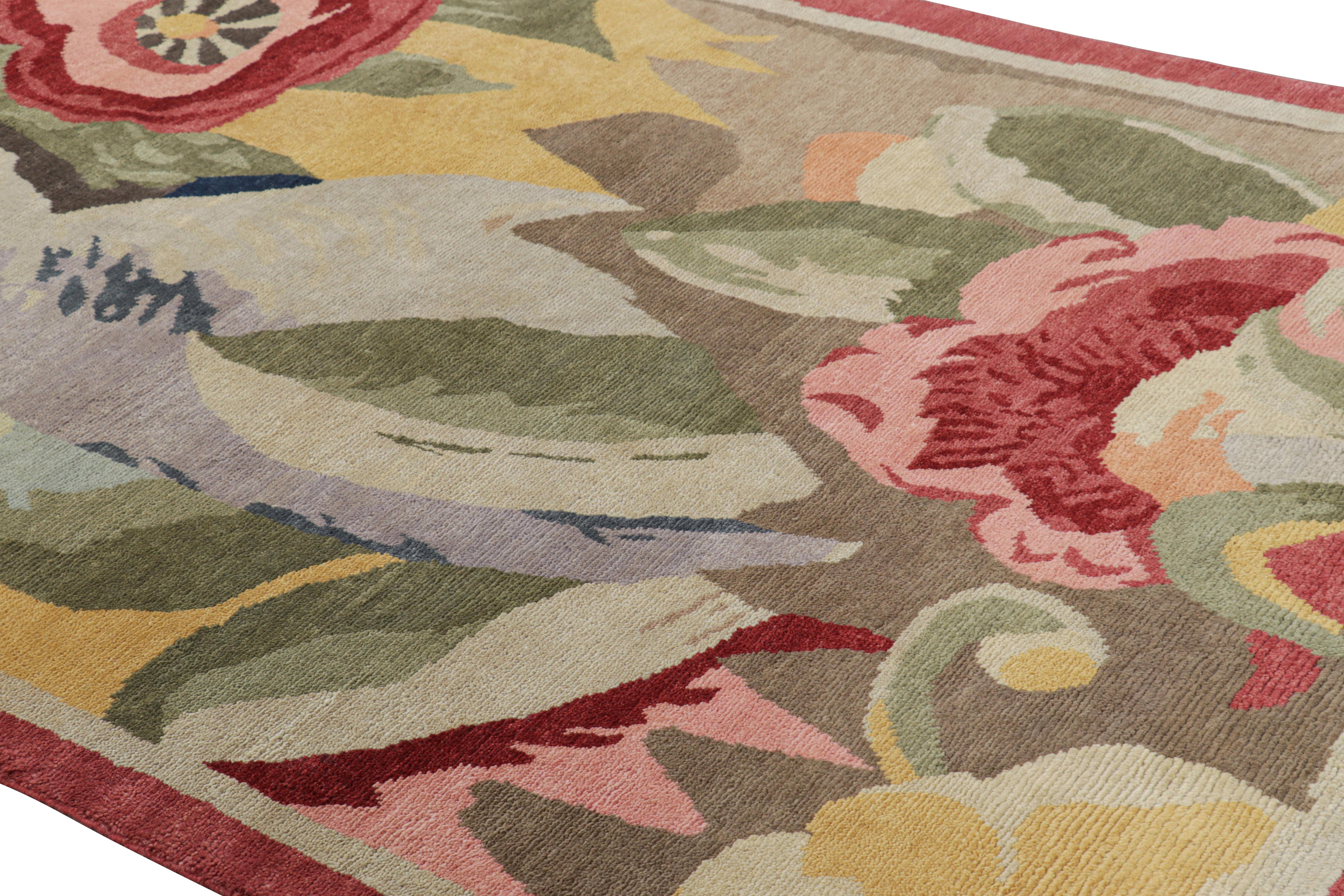 Realizzato in lana annodata a mano, questo tappeto personalizzato 6x9 di Rug & Kilim è una nuova aggiunta alla linea di tappeti Art Deco francesi.

Sul design: 

Queste foto rappresentano un tappeto 6x9 venduto di recente con la stessa estetica