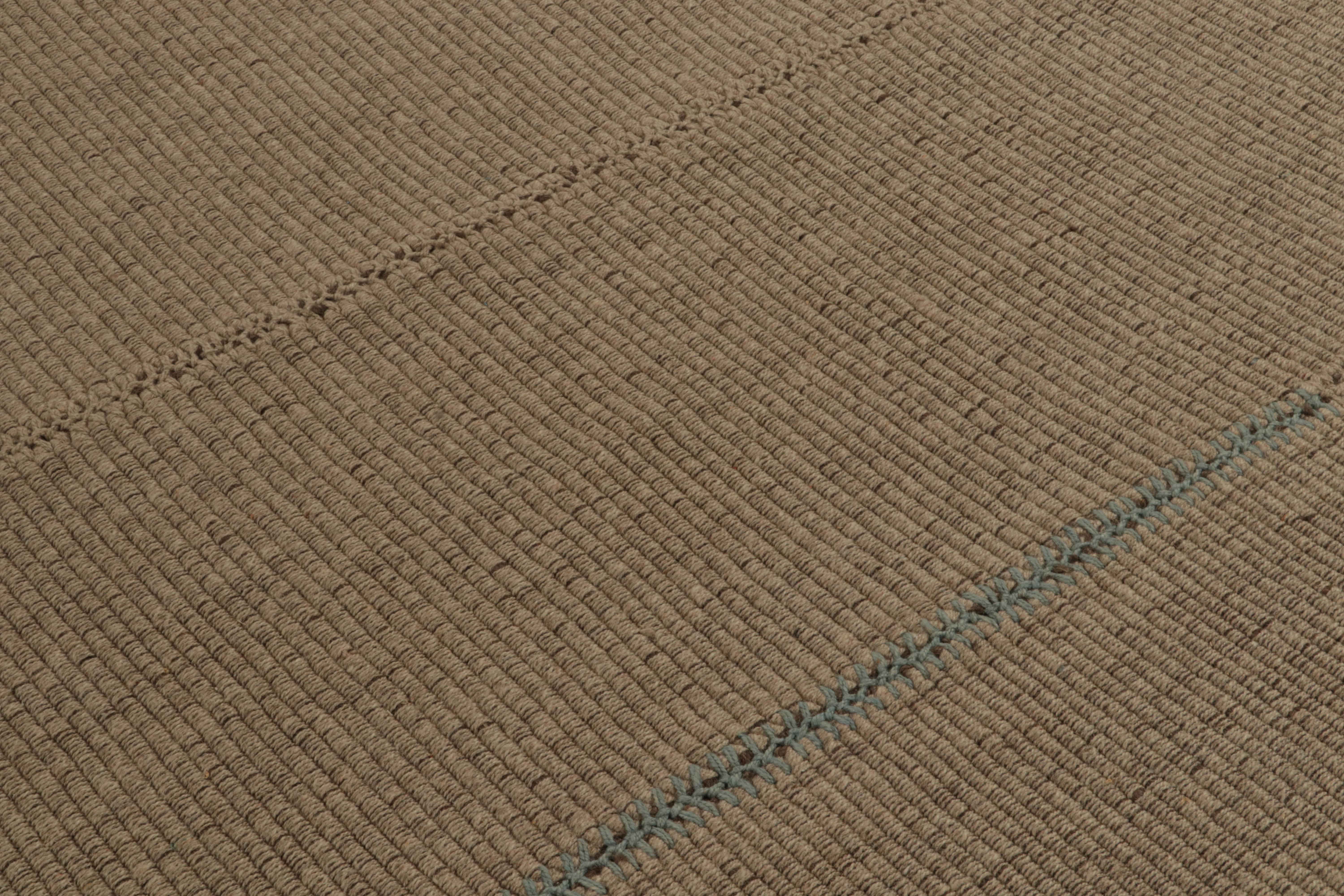 XXI secolo e contemporaneo Rug & Kilim: Kilim personalizzato con colonne beige-marrone, stile tessuto a pannelli in vendita