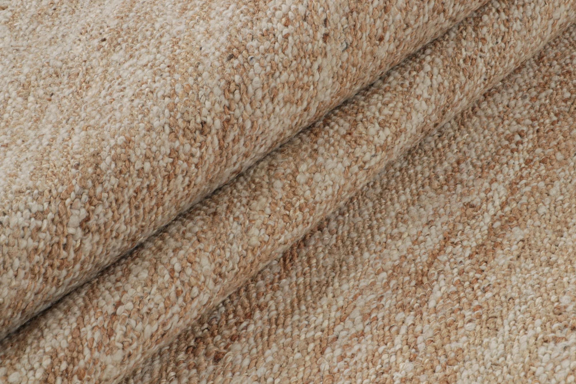 XXIe siècle et contemporain Rug & Kilim’s Custom Modern Kilim Rug in Brown & White en vente