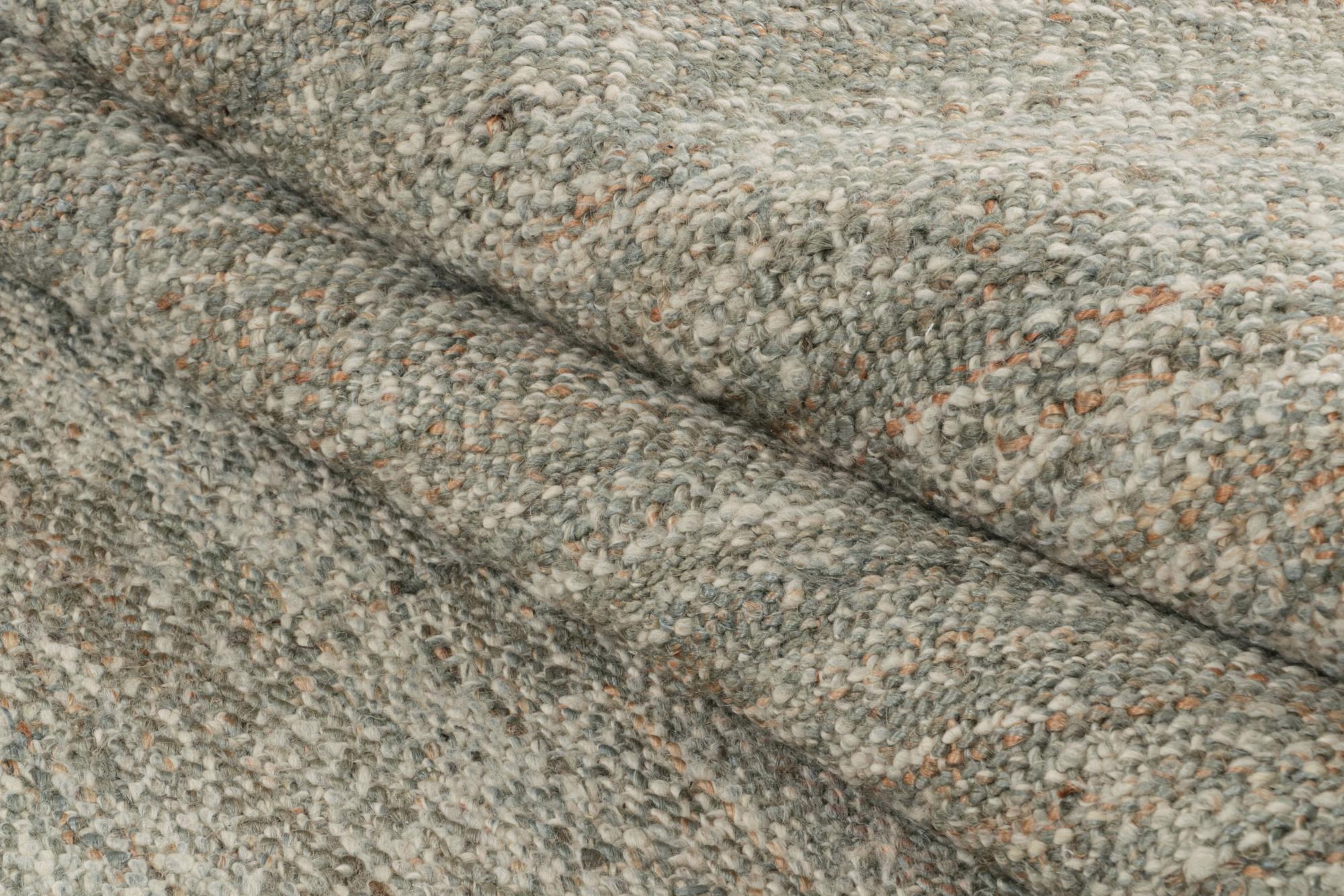 XXIe siècle et contemporain Rug & Kilim’s Custom Modern Kilim Rug in Gray & White en vente