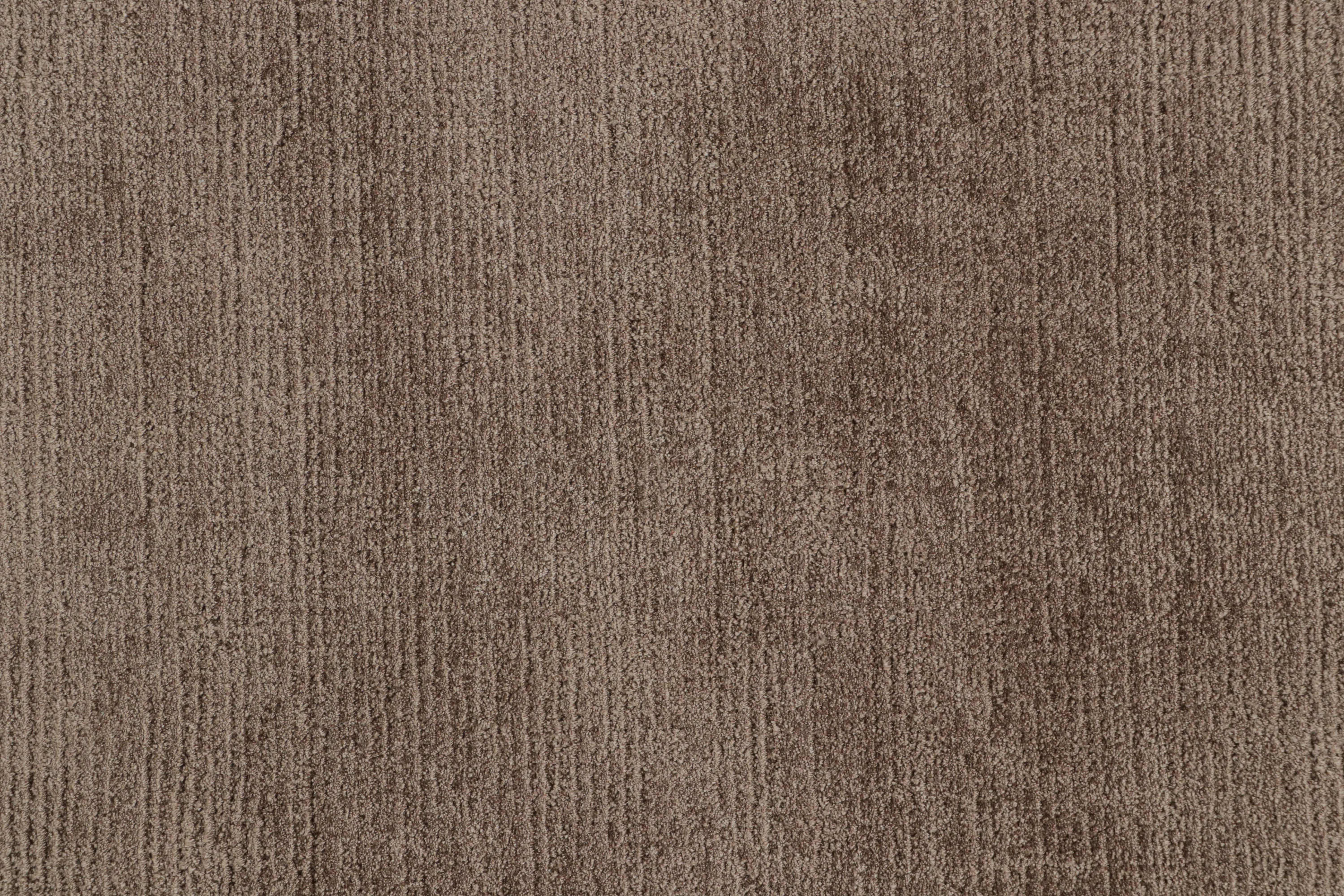 XXIe siècle et contemporain Rug & Kilim's Custom Modernity rug in Solid Brown (tapis moderne sur mesure en brun uni) en vente