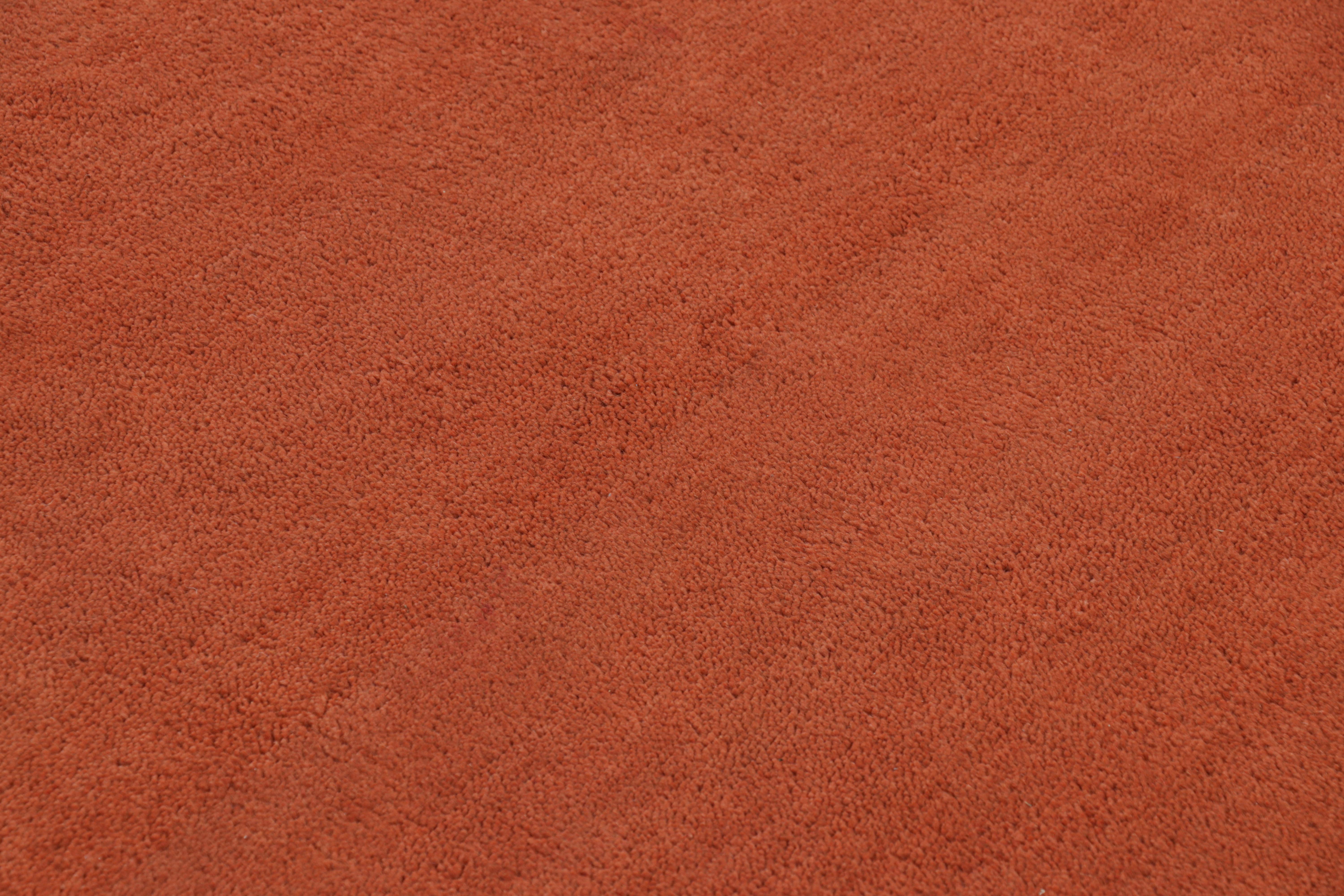 Rug & Kilim: un tappeto moderno e testurizzato nei toni dell'arancione bruciato In condizioni Nuovo in vendita a Long Island City, NY