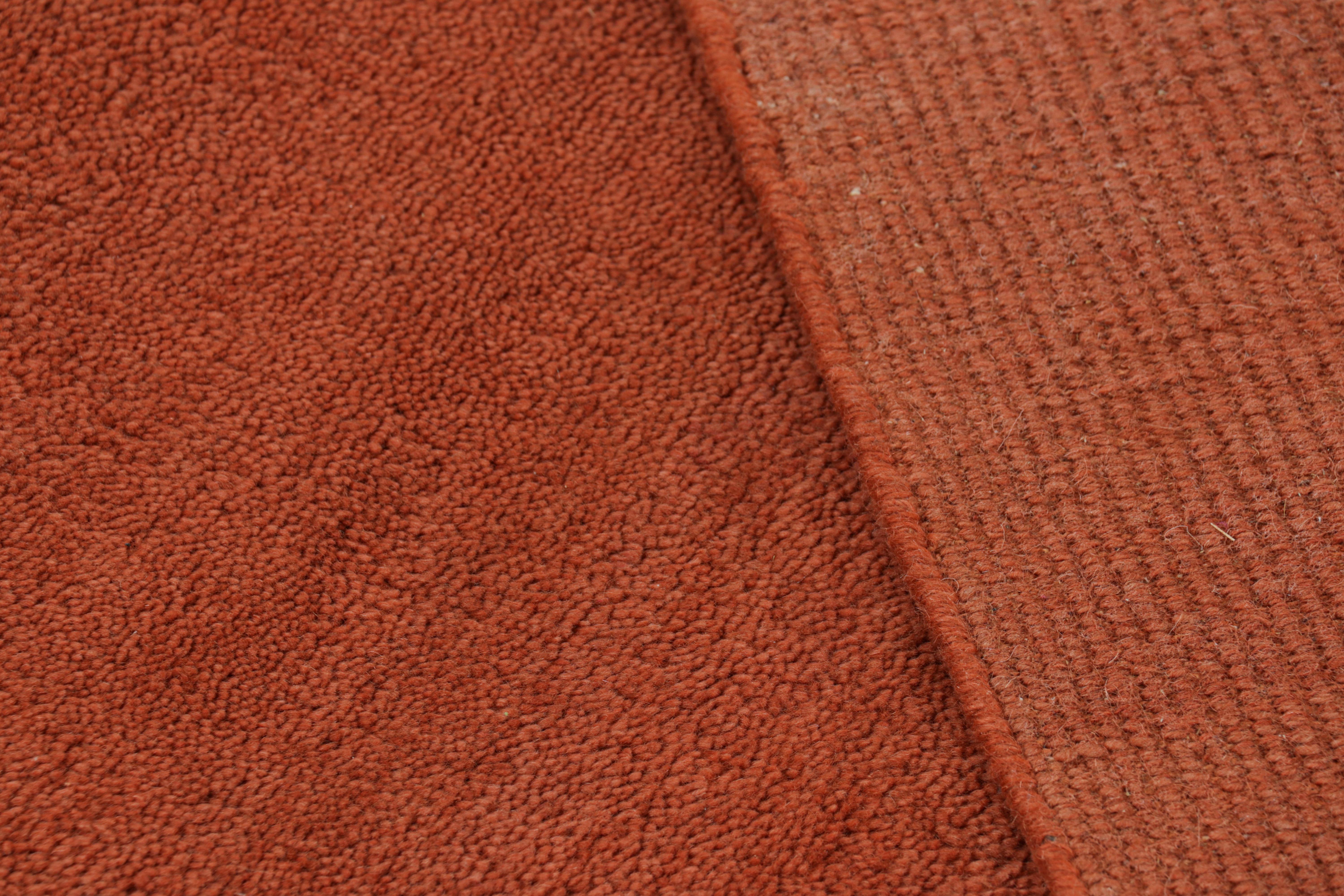 XXI secolo e contemporaneo Rug & Kilim: un tappeto moderno e testurizzato nei toni dell'arancione bruciato in vendita