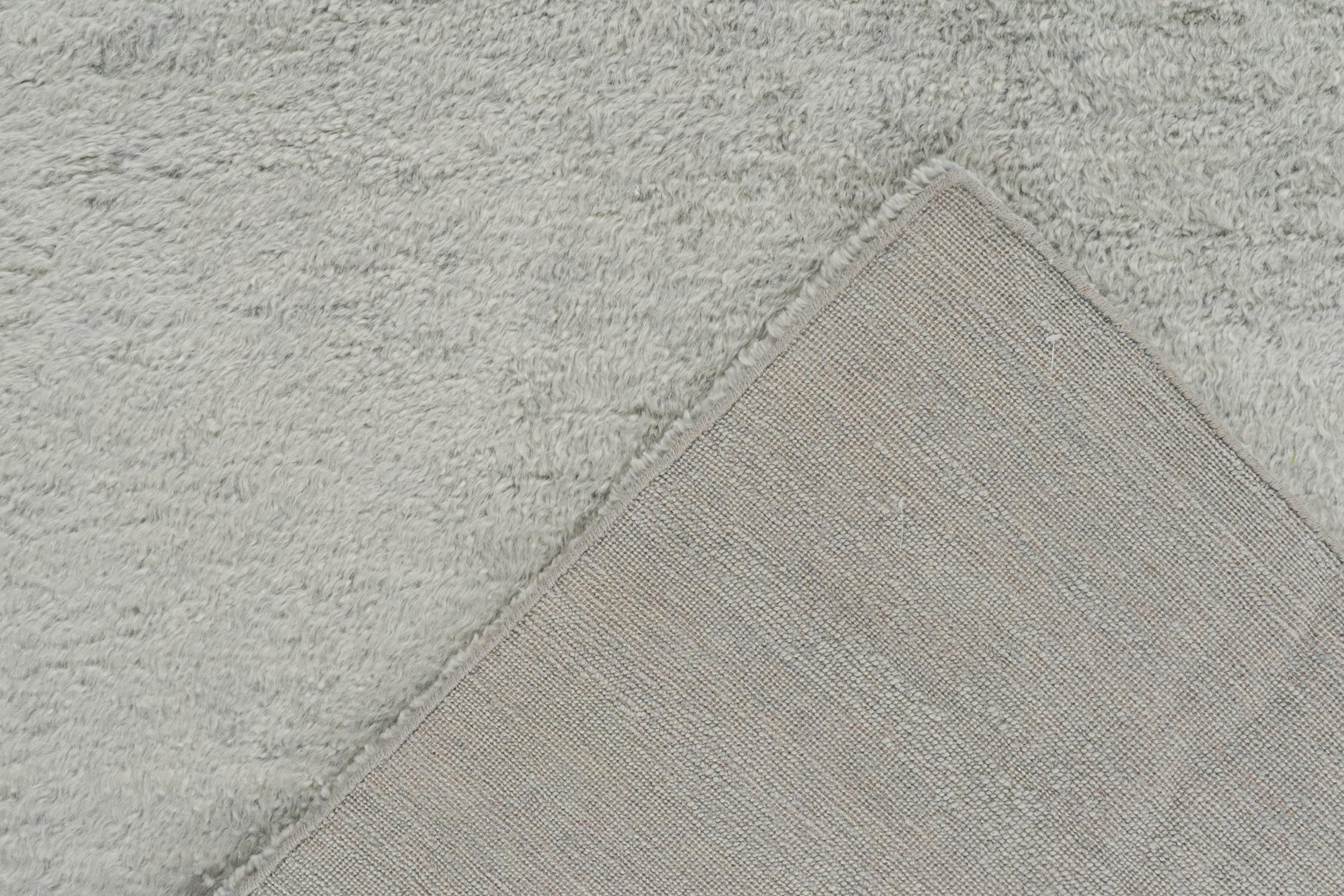 Rug & Kilims individuelles Mohair-Teppichdesign in Silber-Grau (21. Jahrhundert und zeitgenössisch) im Angebot