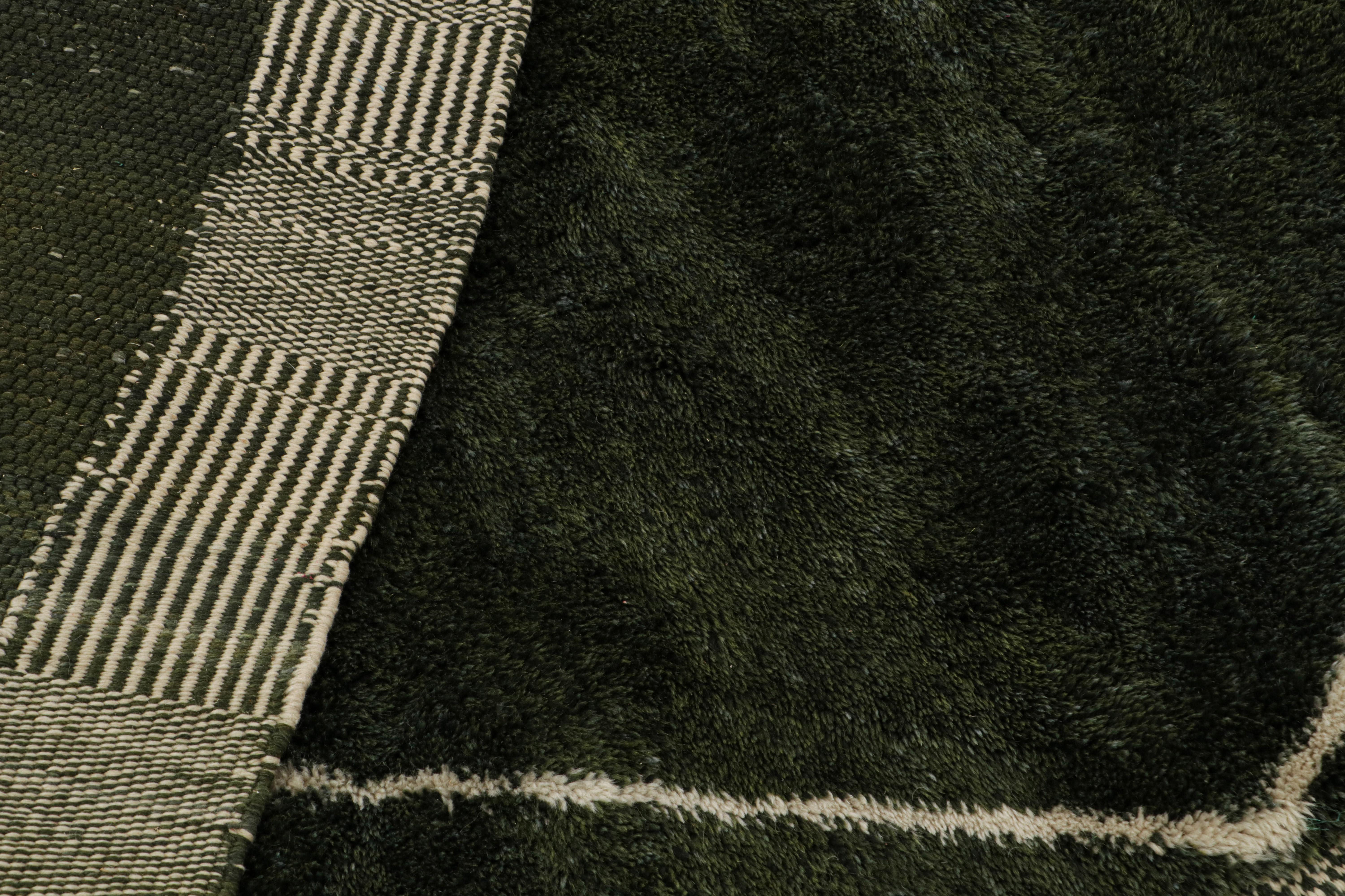 Diseño personalizado de alfombra marroquí Rug & Kilim en verde con rombos blancos Siglo XXI y contemporáneo en venta