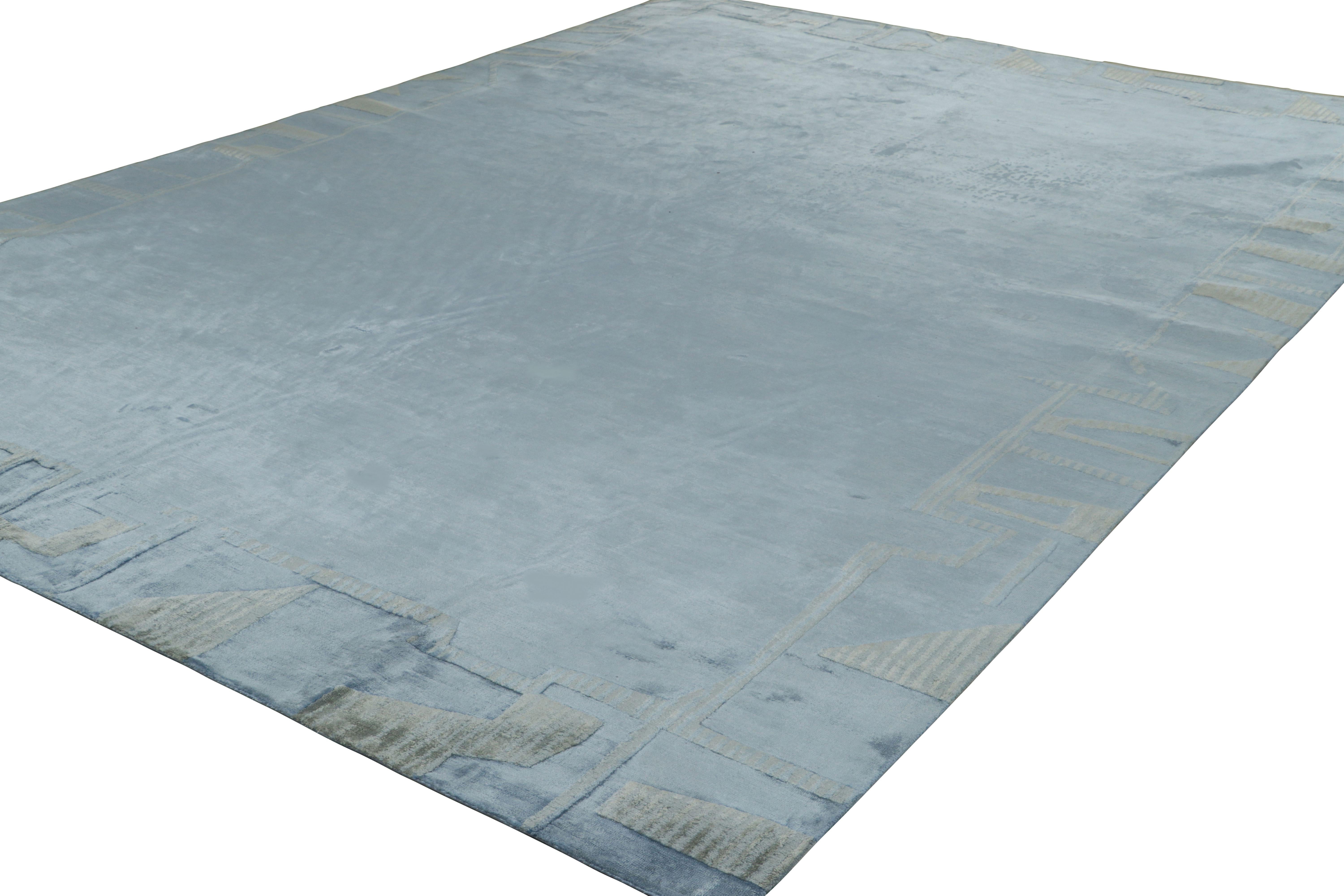 Annodato a mano Rug & Kilim: Tappeto personalizzato in campo aperto blu con accenti bianchi in vendita