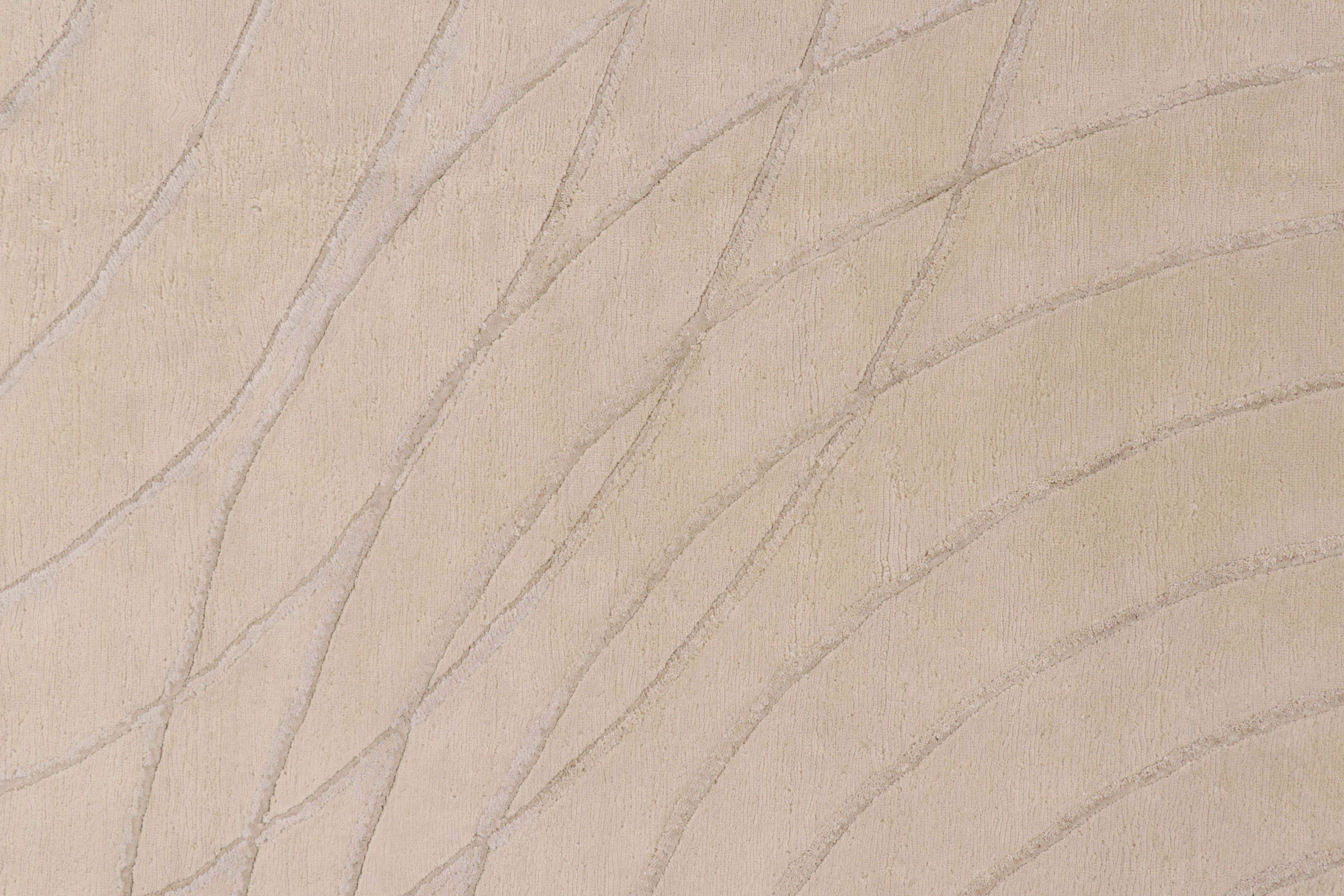 Rug & Kilim's individuelles Teppichdesign in Cremeweiß mit Hoch-Tief-Kreismustern (Moderne) im Angebot