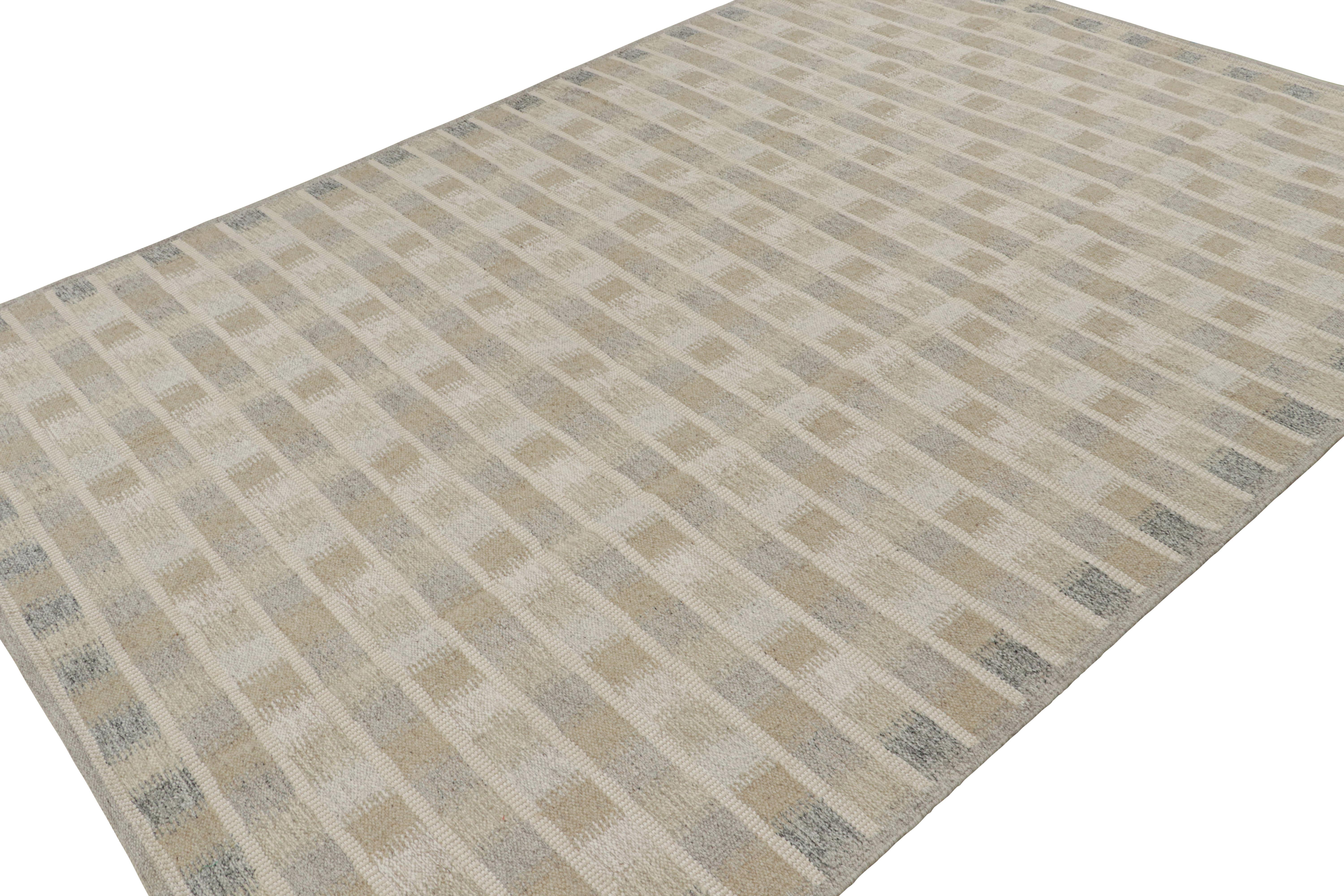 Dieser schwedische Kilim-Teppich im Format 9x12 gehört zu den Flachgeweben der skandinavischen Teppichkollektion von Rug & Kilim. Das Design des handgewebten Teppichs aus Wolle, Baumwolle und natürlichen Garnen ist von den Teppichen Rollakhan und