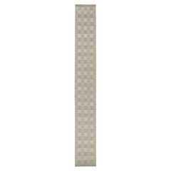 Maßgefertigter skandinavischer Kilim-Läufer von Rug & Kilim in grauem, geometrischem Muster
