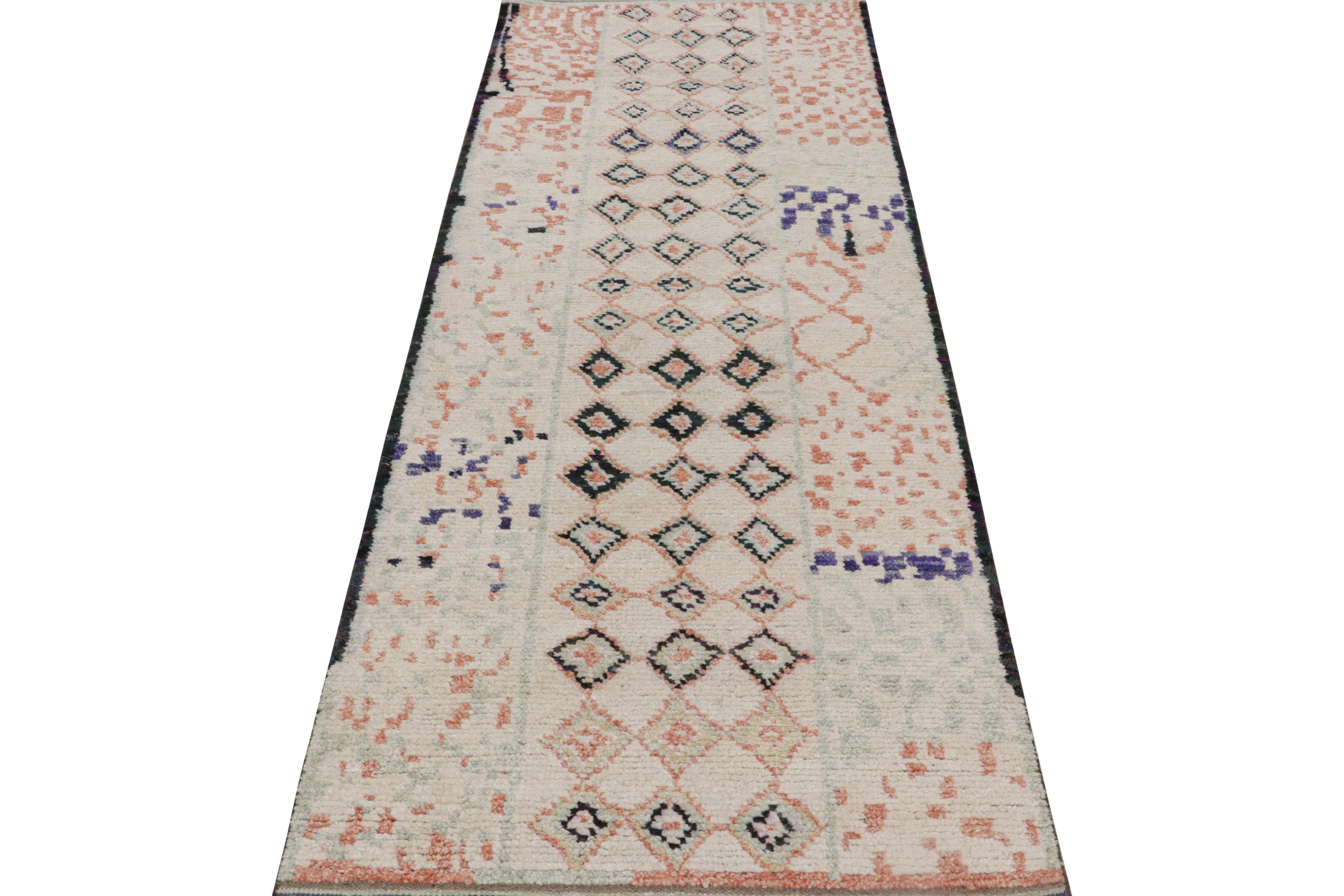 Rug & Kilim's individuelles skandinavisches Teppichdesign mit geometrischen Mustern  (Skandinavische Moderne) im Angebot