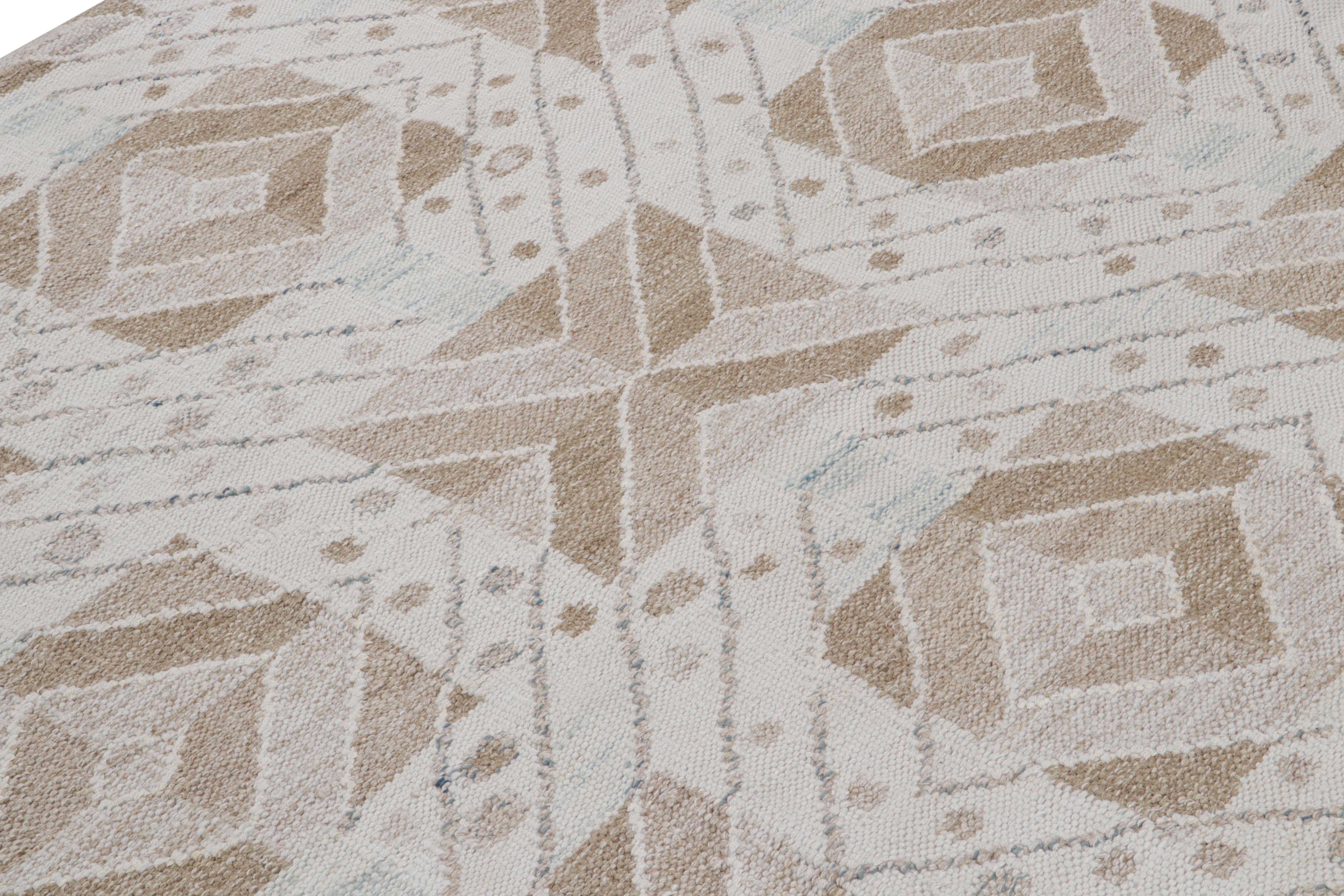 Rug & Kilim's individuelles skandinavisches Teppichdesign mit geometrischen Mustern  (Indisch) im Angebot