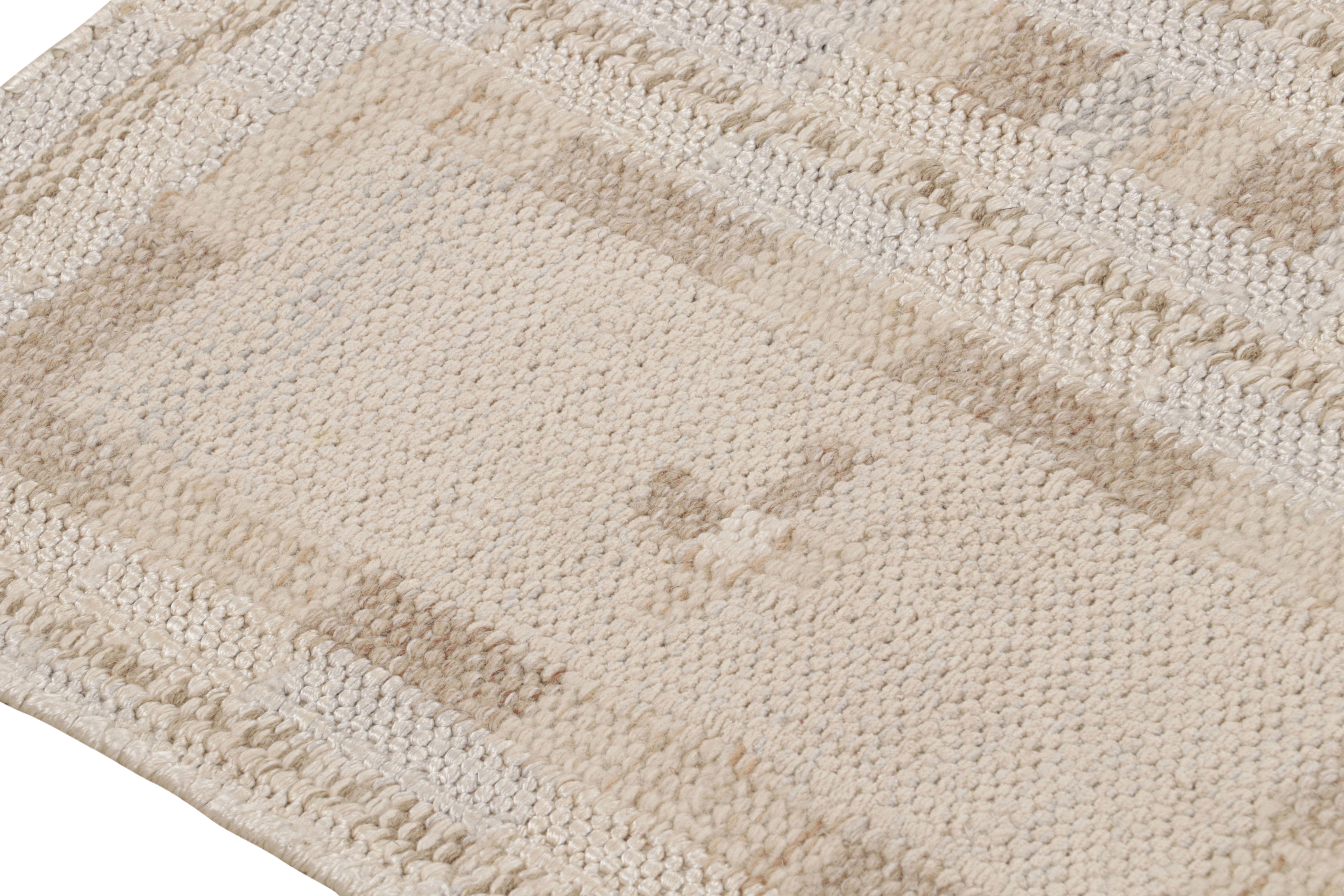 Rug & Kilim's individuelles skandinavisches Teppichdesign mit geometrischen Mustern  im Zustand „Neu“ im Angebot in Long Island City, NY