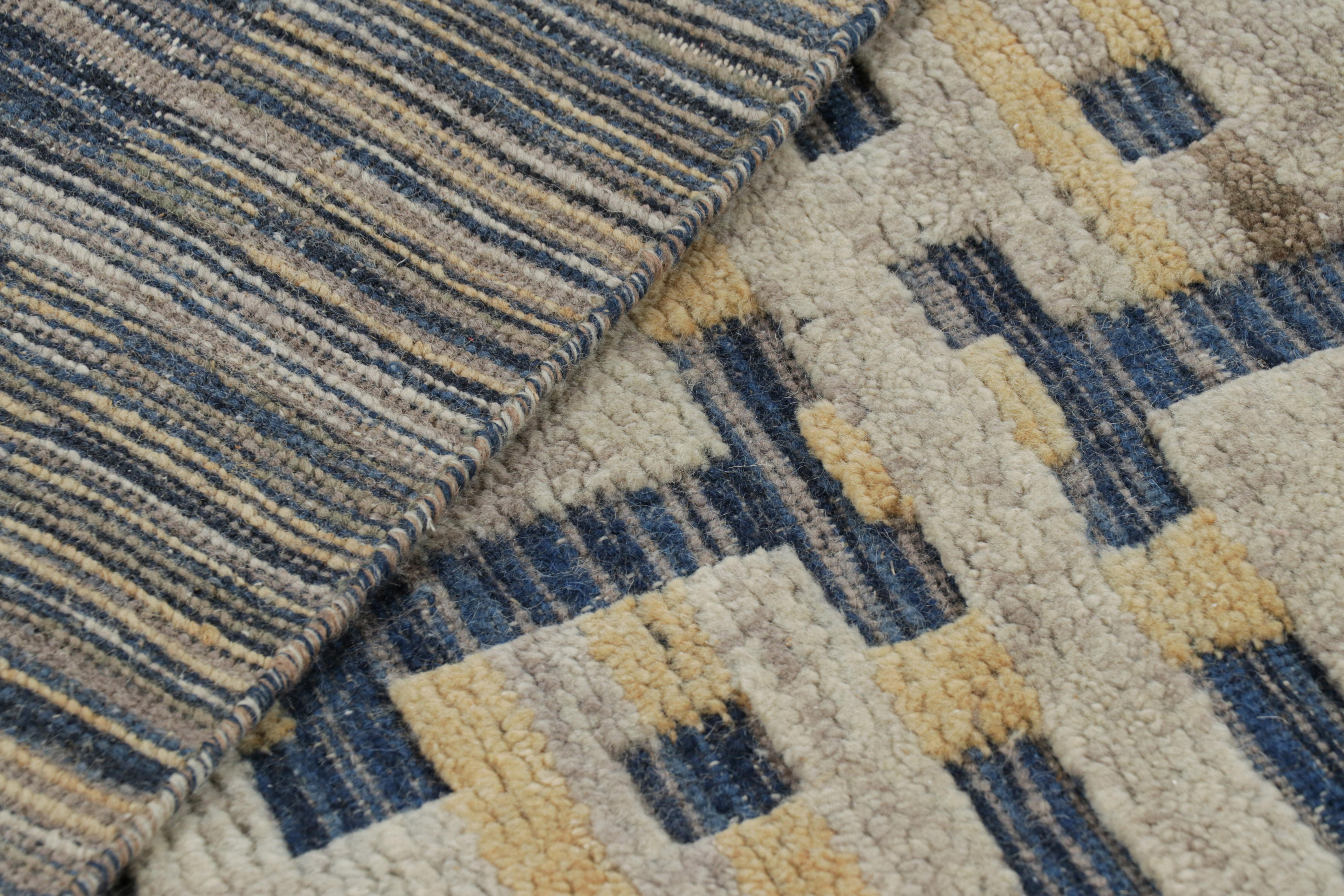 XXIe siècle et contemporain Rug & Kilim's Custom Scandinavian Style Rug Design with Geometric Patterns (tapis de style scandinave à motifs géométriques) en vente
