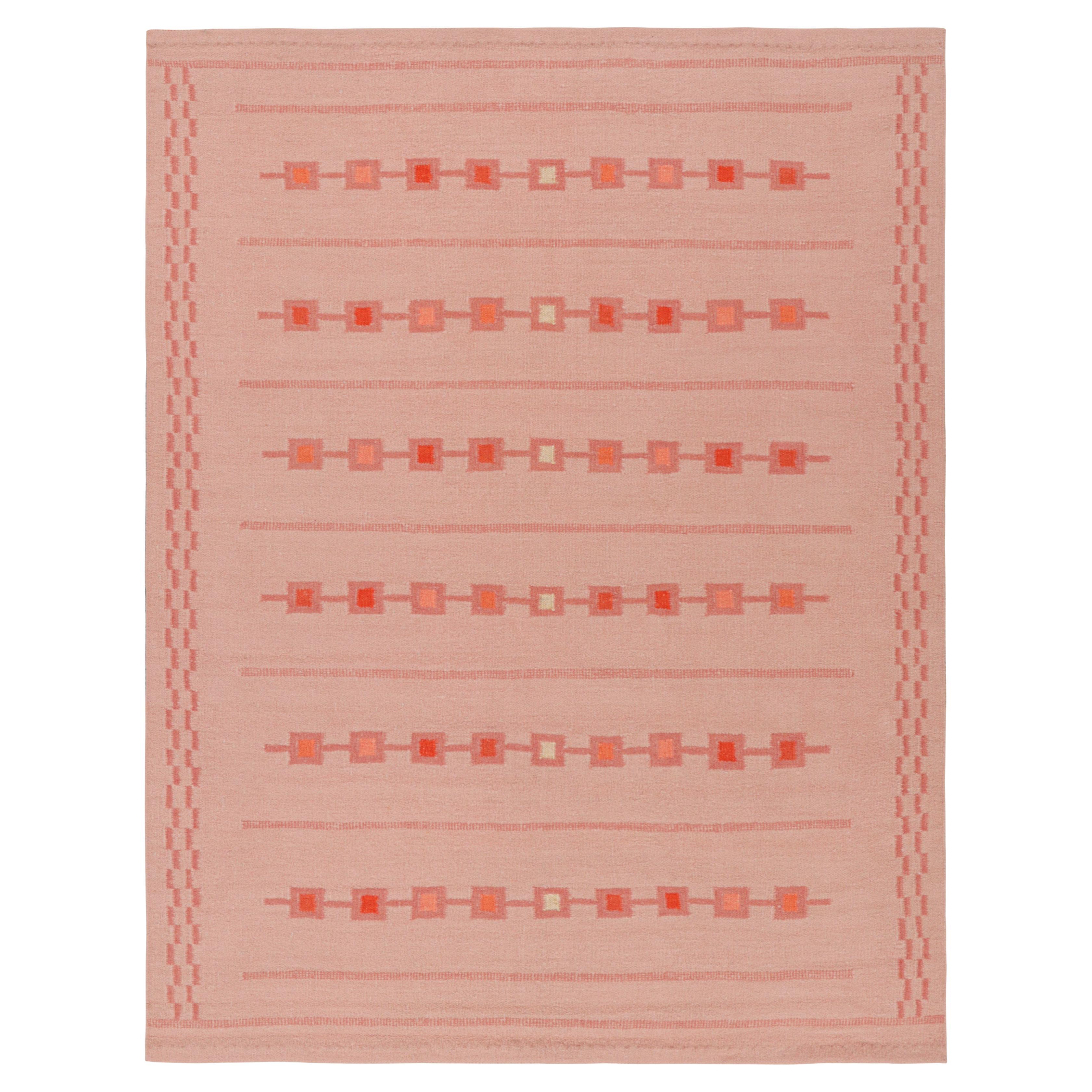 Rug & Kilim's Custom Scandinavian Style Rug in Pink with Geometric Patterns (tapis de style scandinave personnalisé en rose avec des motifs géométriques)