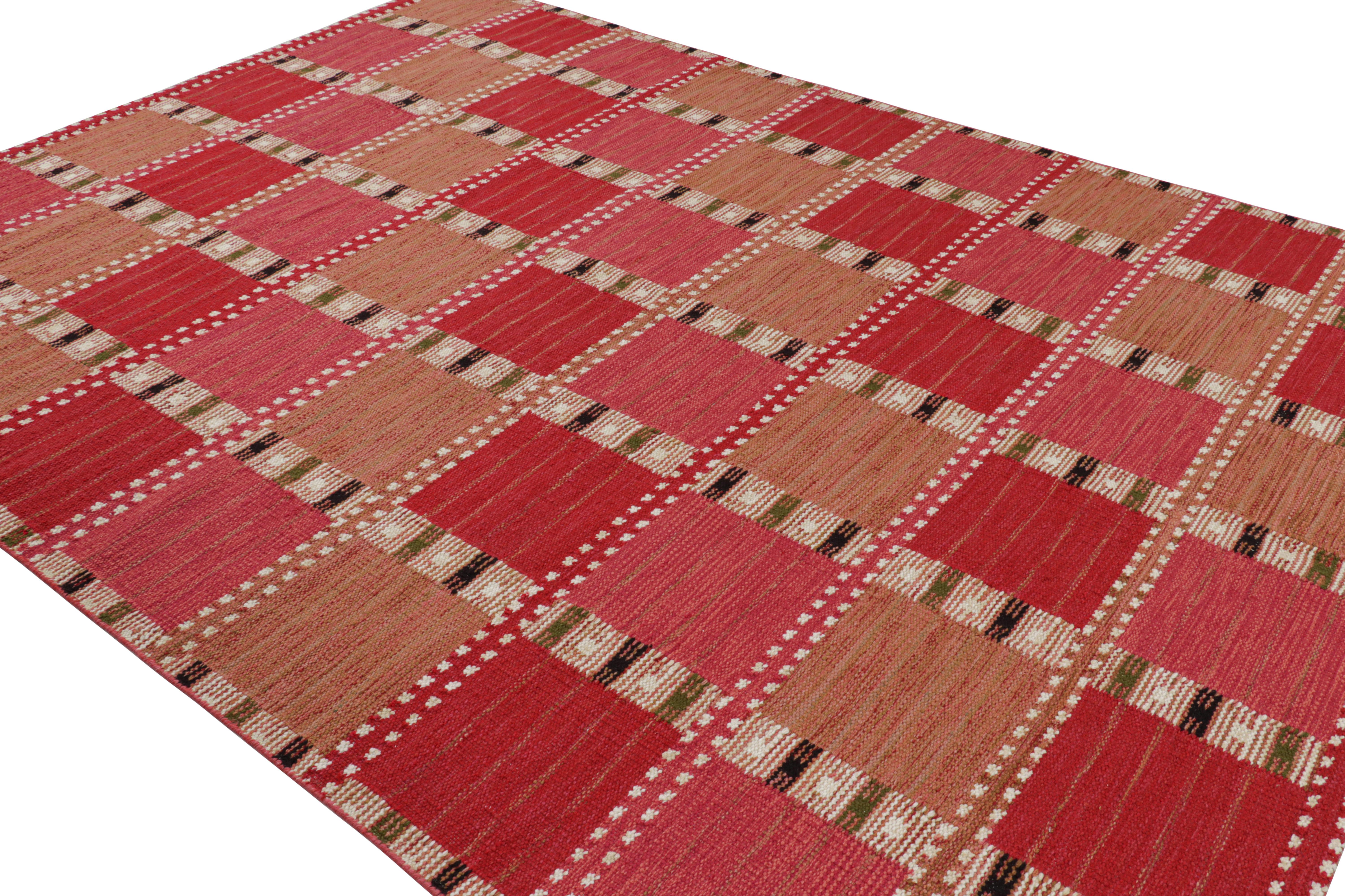 Indien Rug & Kilim's Custom Scandinavian Style Rug in Red Tones with Geometric Patterns (Tapis de style scandinave personnalisé dans des tons rouges avec des motifs géométriques) en vente