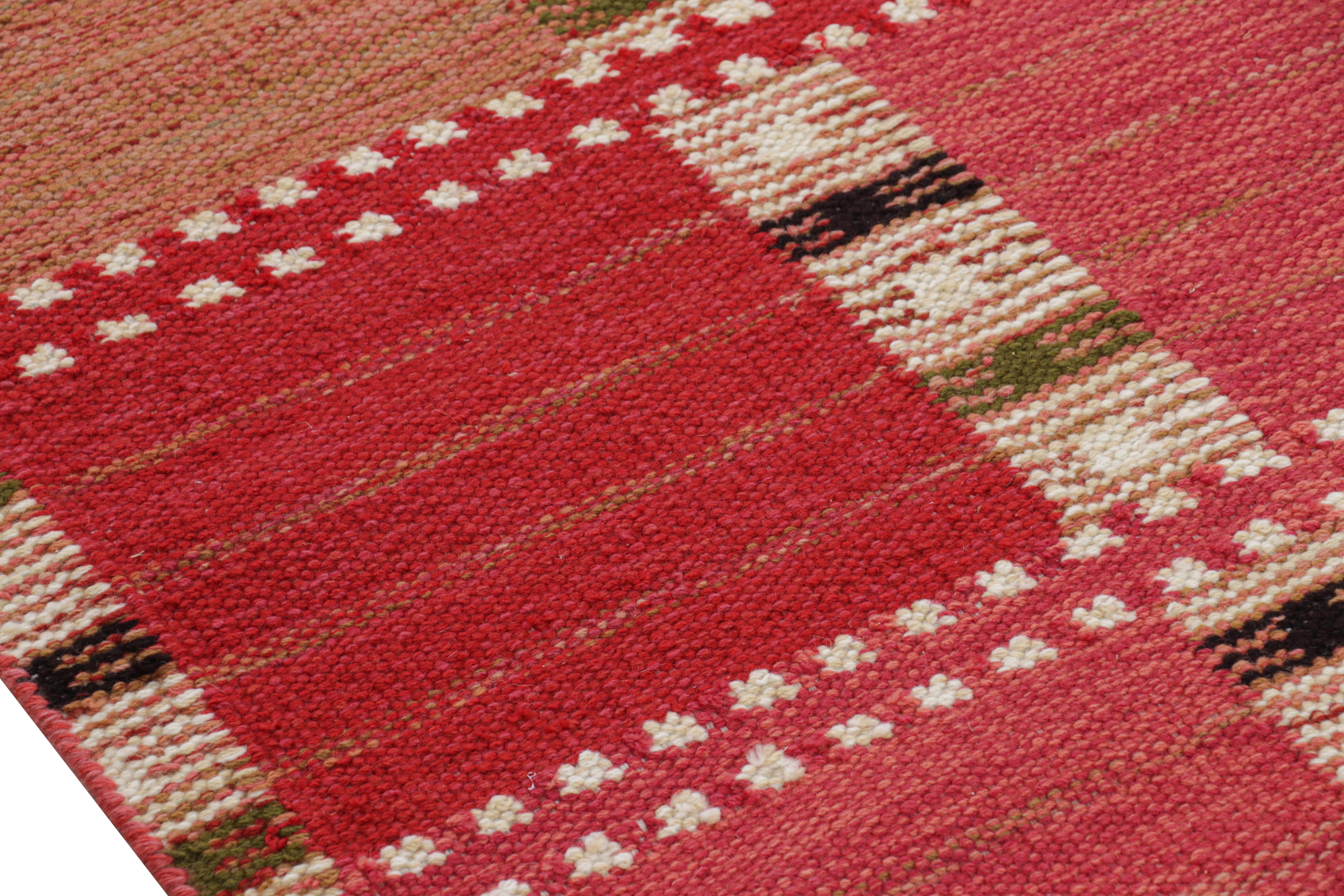 Rug & Kilim's Custom Scandinavian Style Rug in Red Tones with Geometric Patterns (Tapis de style scandinave personnalisé dans des tons rouges avec des motifs géométriques) Neuf - En vente à Long Island City, NY