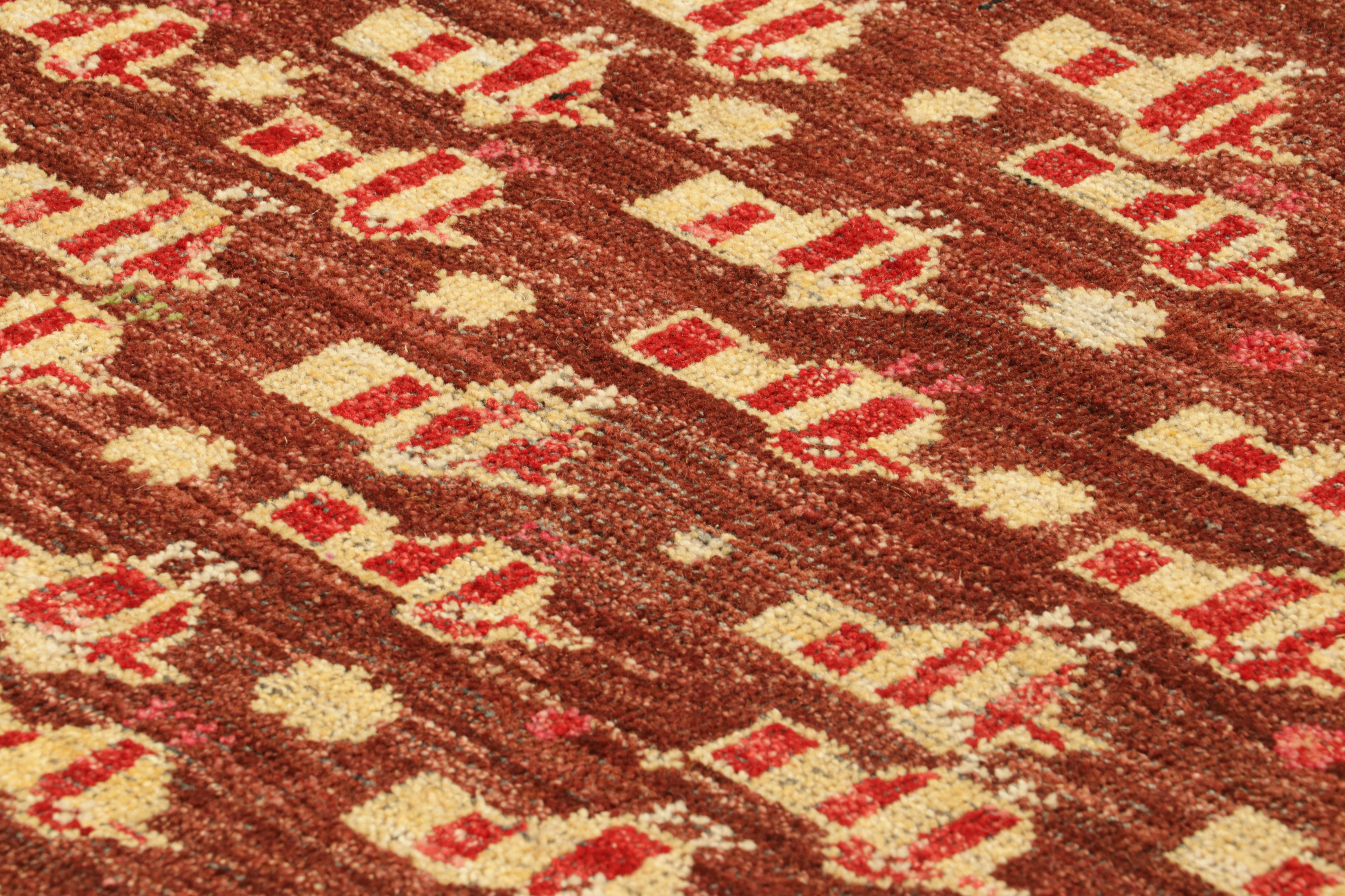 Hand-knotted in a special blend of Ghazni wool, this 3x3 square rug is an exciting new addition to Rug & Kilim’s custom-classics Burano Collection—inspired by antique and vintage tribal rugs, Kilims, and textiles. 

On the Design: 

A rich brown