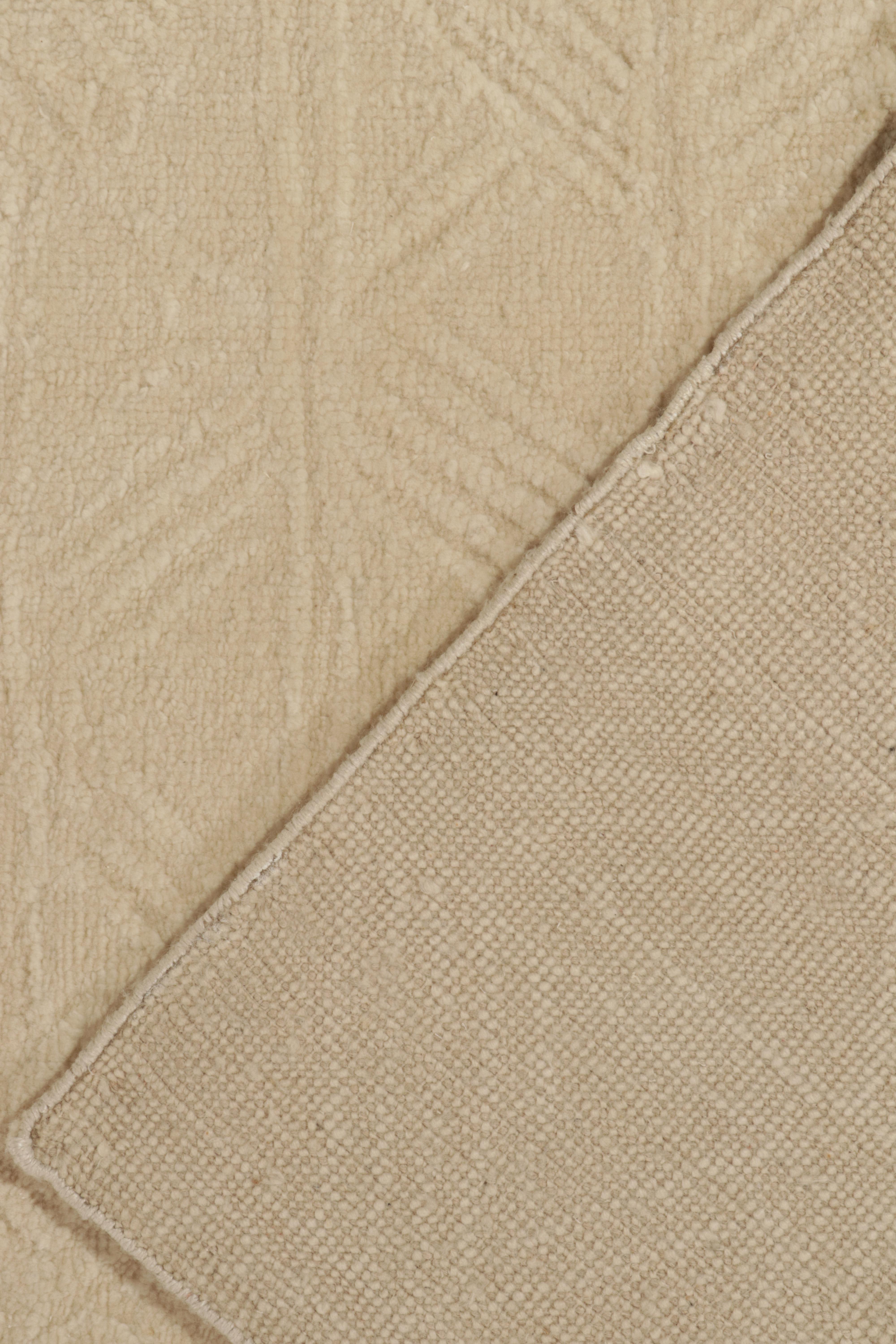 Alfombra de textura personalizada de Rug & Kilim en blanco Motivo geométrico de textura sobre beige en Nuevo estado para la venta en Long Island City, NY
