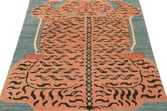 Diseño personalizado de alfombra de piel de tigre con dibujo naranja y marrón de Rug & Kilim
