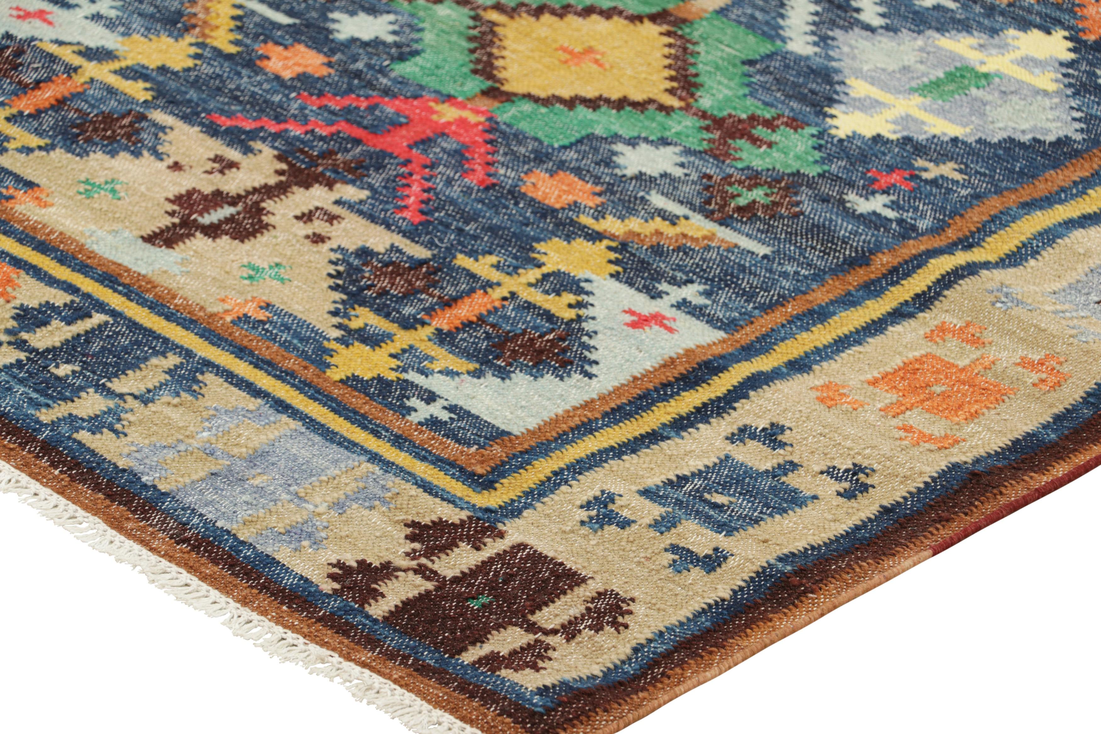 Dhurrie-Läufer von Rug & Kilim mit bunten geometrischen Mustern im Zustand „Neu“ im Angebot in Long Island City, NY