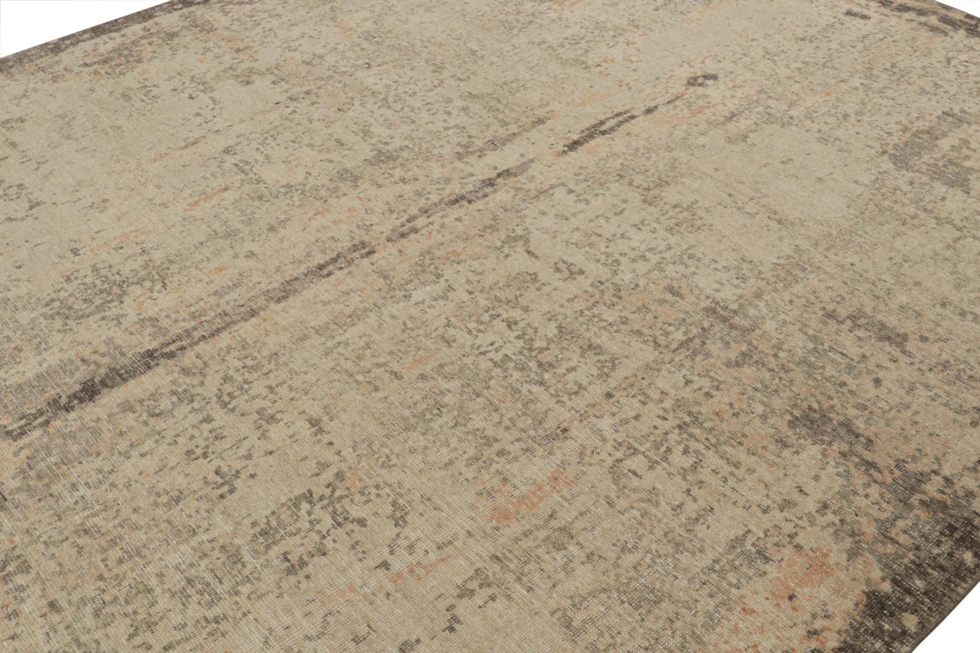 Indiano Rug & Kilim è un tappeto astratto e danneggiato con motivi beige e grigi. in vendita