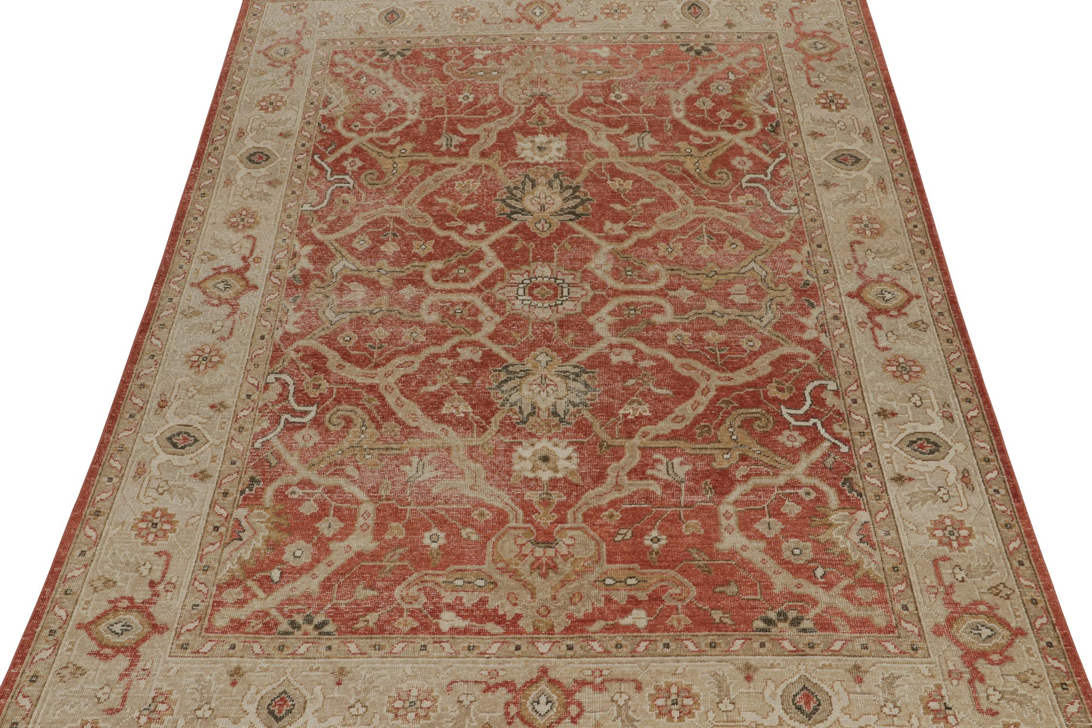 Indiano Rug & Kilim: Tappeto in stile classico invecchiato in rosso con motivi floreali beige in vendita