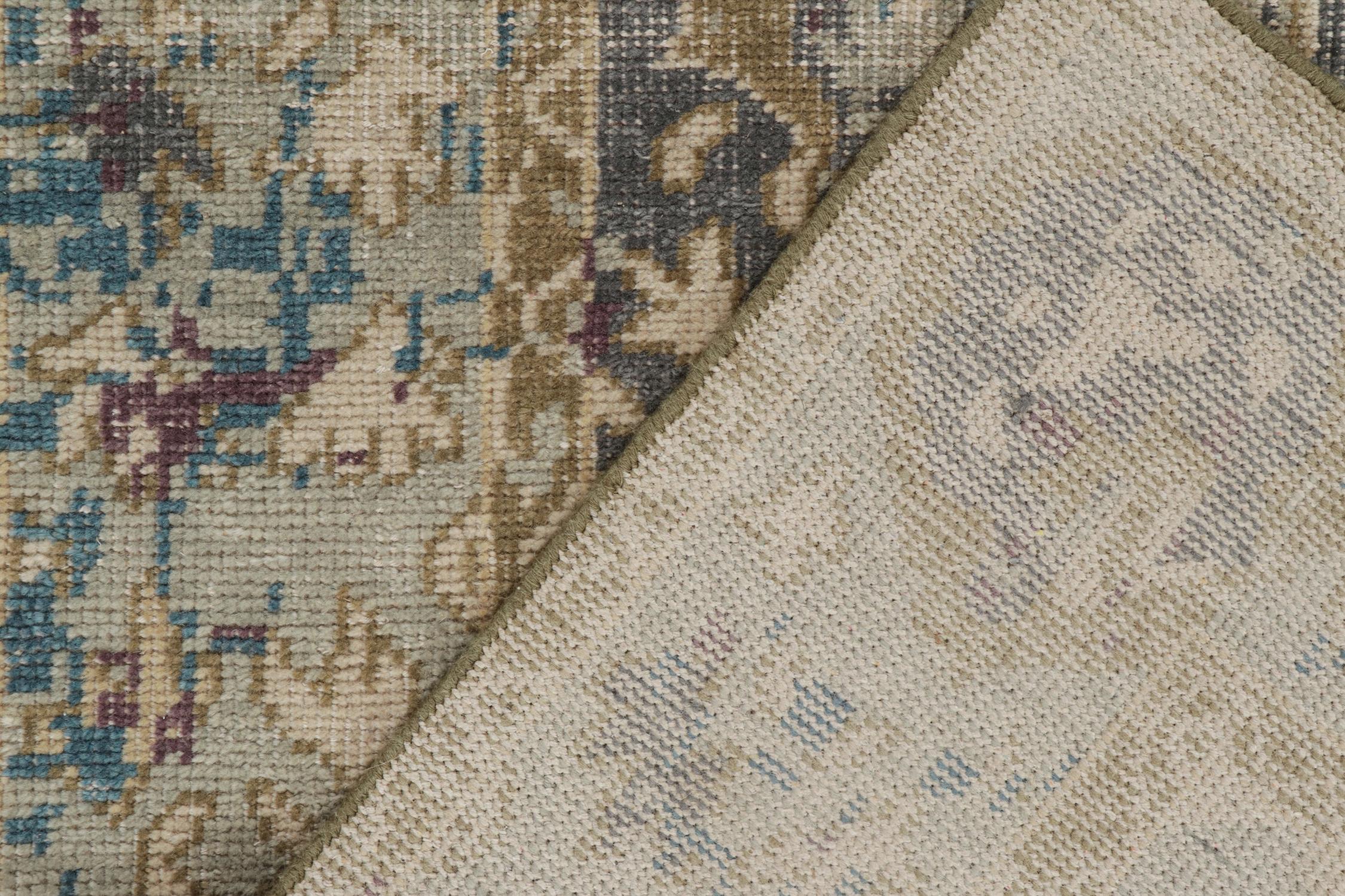 Rug & Kilim's Distressed Classic Style Teppich mit eisblauem Medaillon-Muster (Wolle) im Angebot