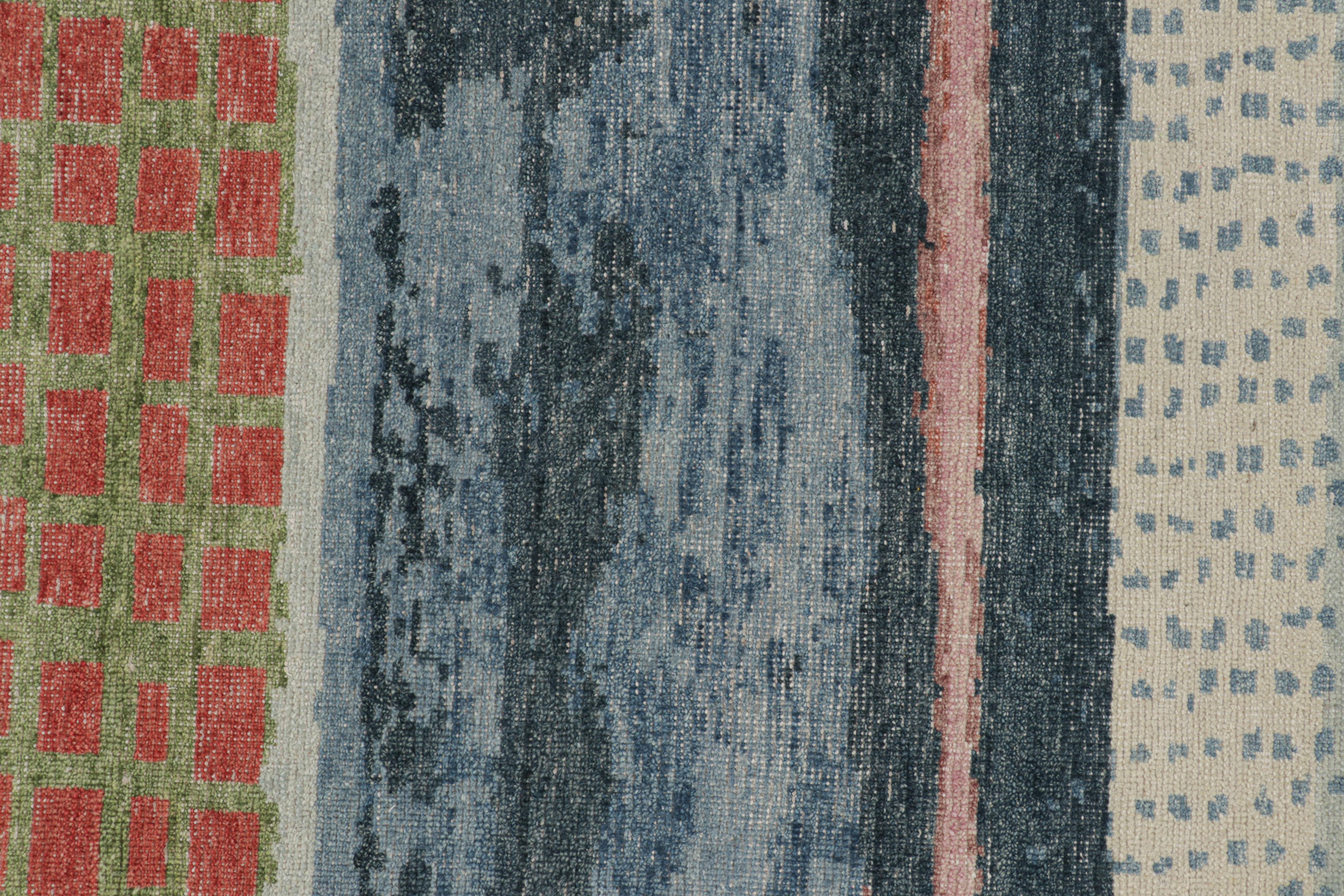 Moderne Tapis & Kilim's Distressed Contemporary Abstract Runner in Polychromatic Patterns (en anglais) en vente
