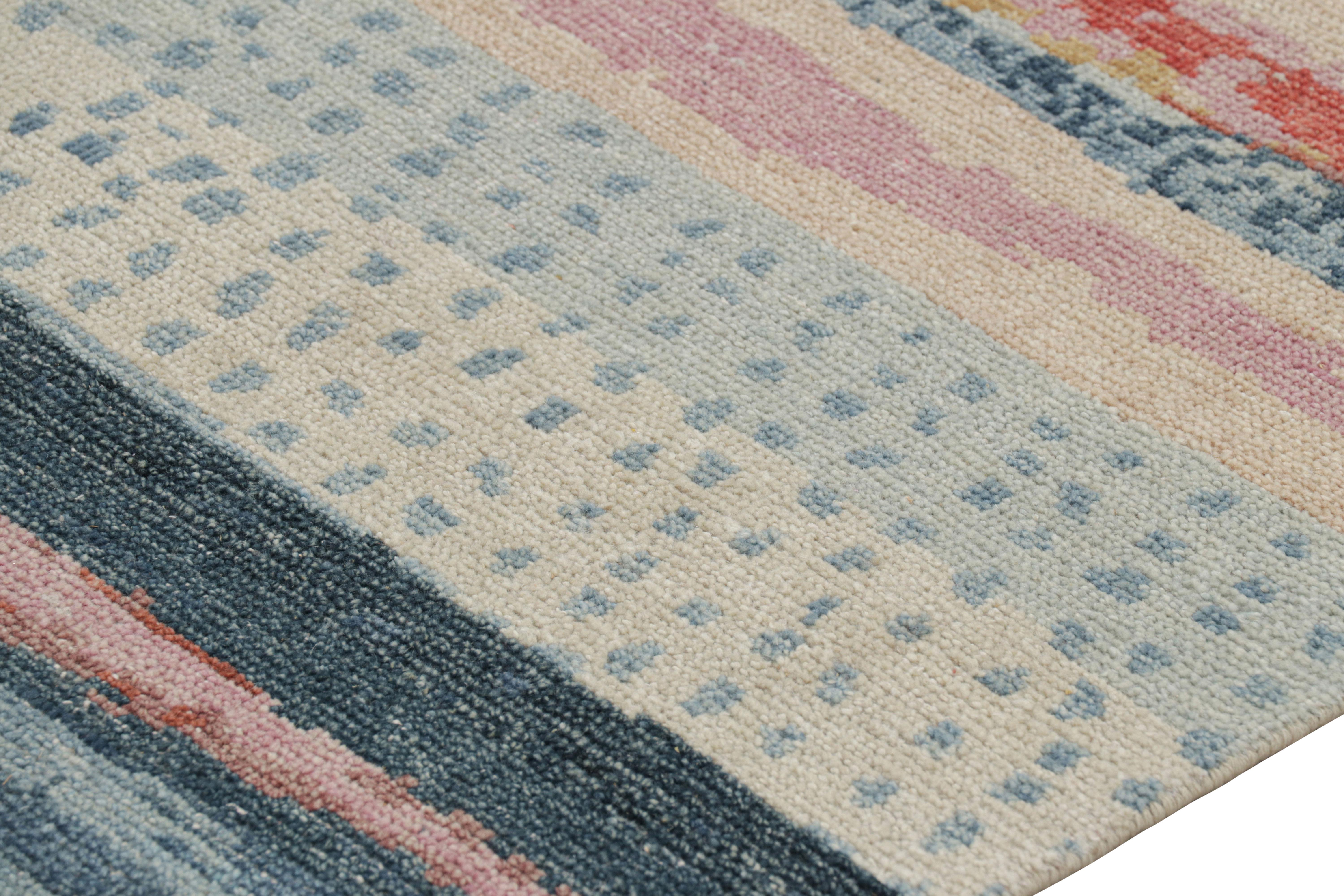 Rug & Kilim's Distressed Contemporary Abstract Runner in polychromen Mustern (Handgeknüpft) im Angebot