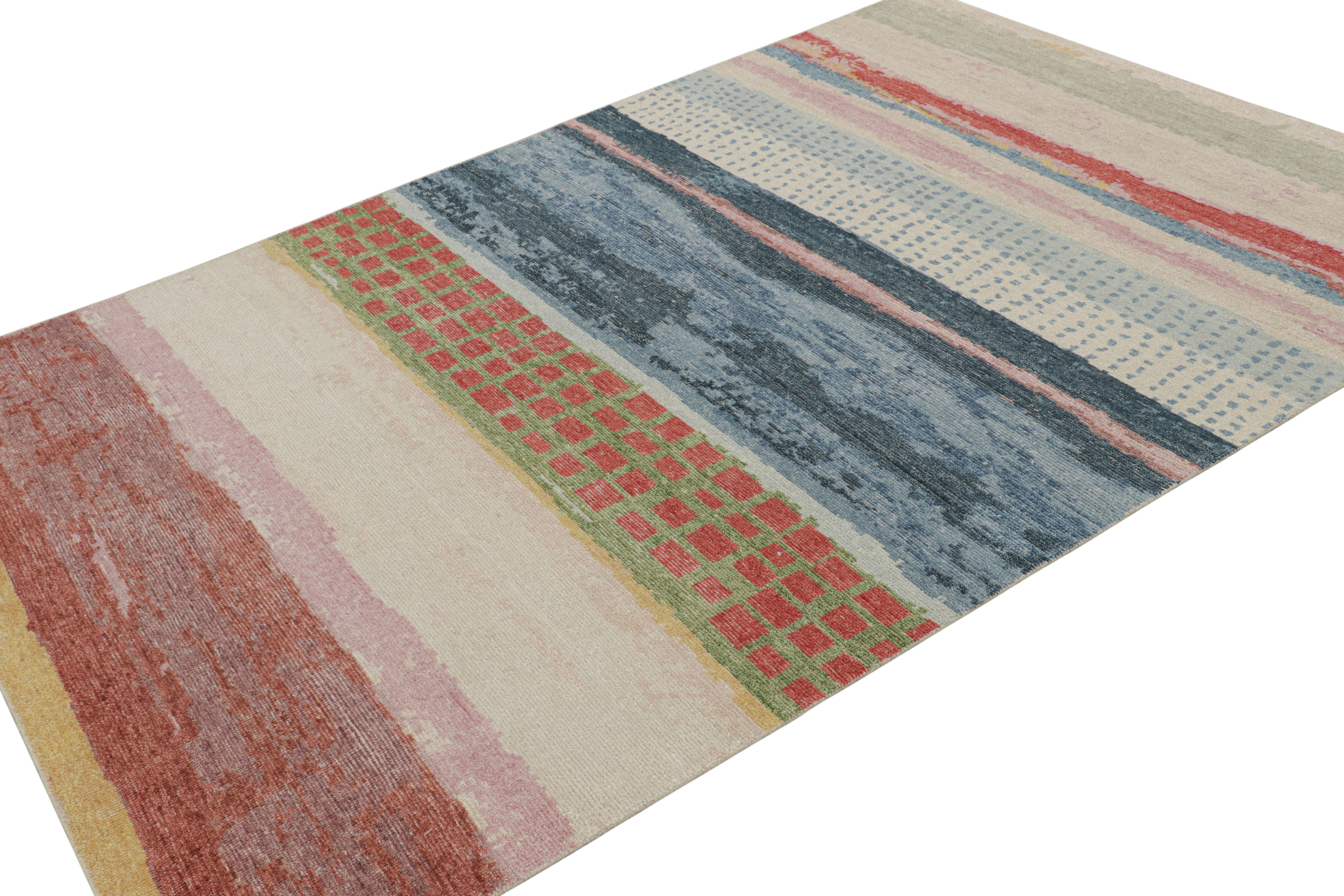 Rug & Kilim's Distressed Contemporary Abstract Runner in polychromen Mustern (Handgeknüpft) im Angebot