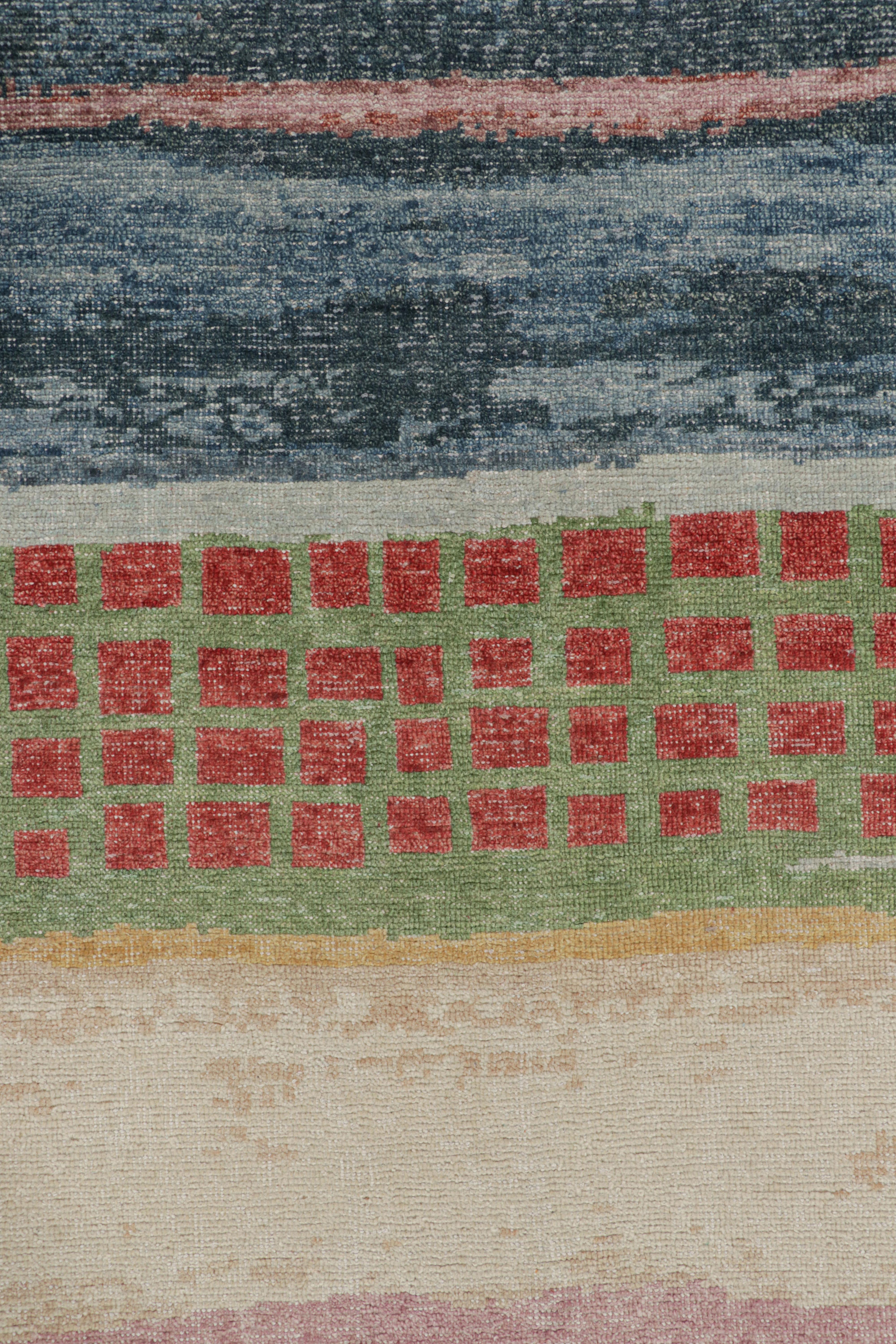 Rug & Kilim's Distressed Contemporary Abstract Runner in polychromen Mustern im Zustand „Neu“ im Angebot in Long Island City, NY