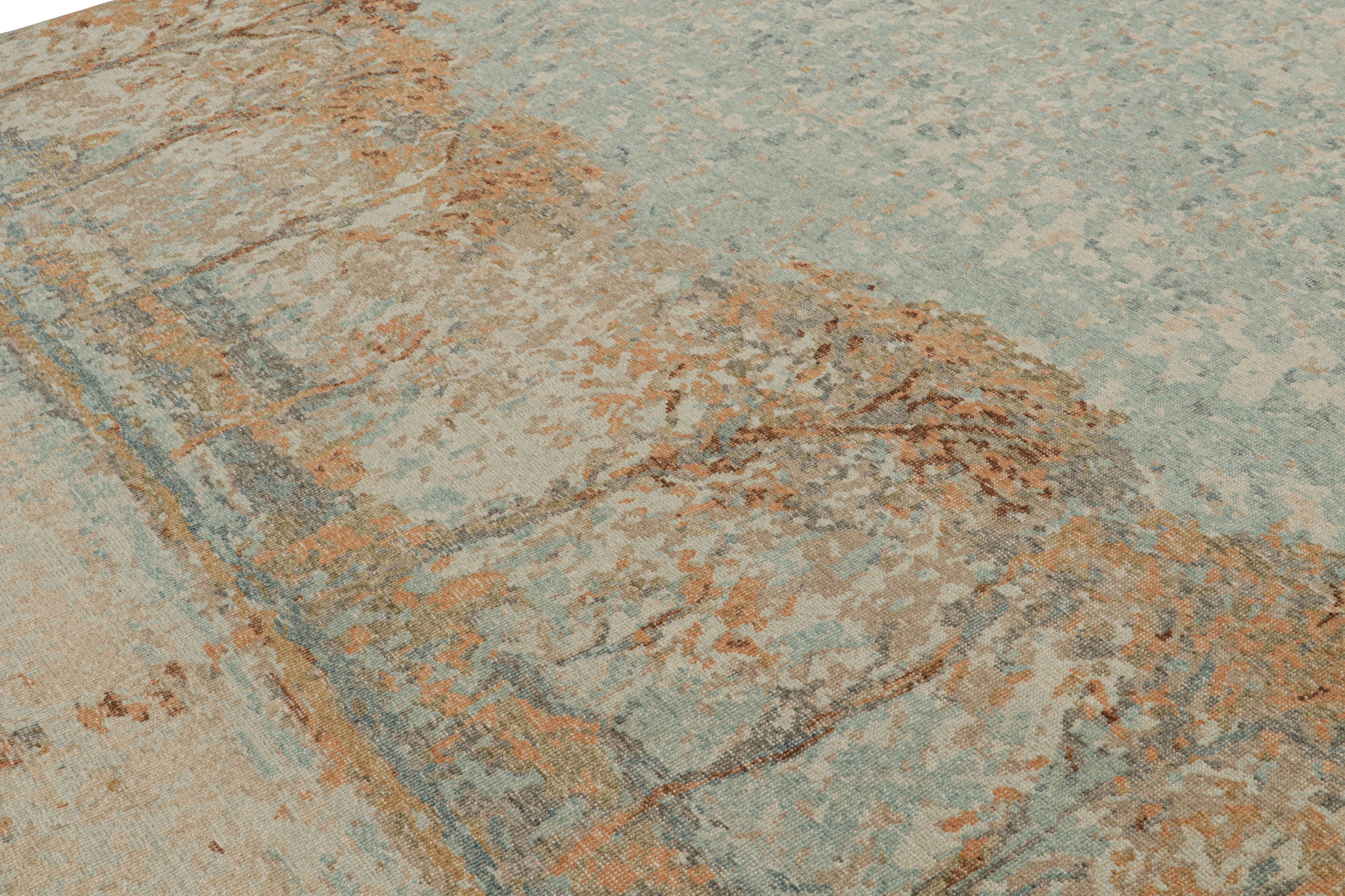 Indien Rug & Kilim's Distressed Contemporary Pictorial Rug in Blue and Amber Tones (Tapis pictural contemporain vieilli dans des tons bleus et ambrés) en vente