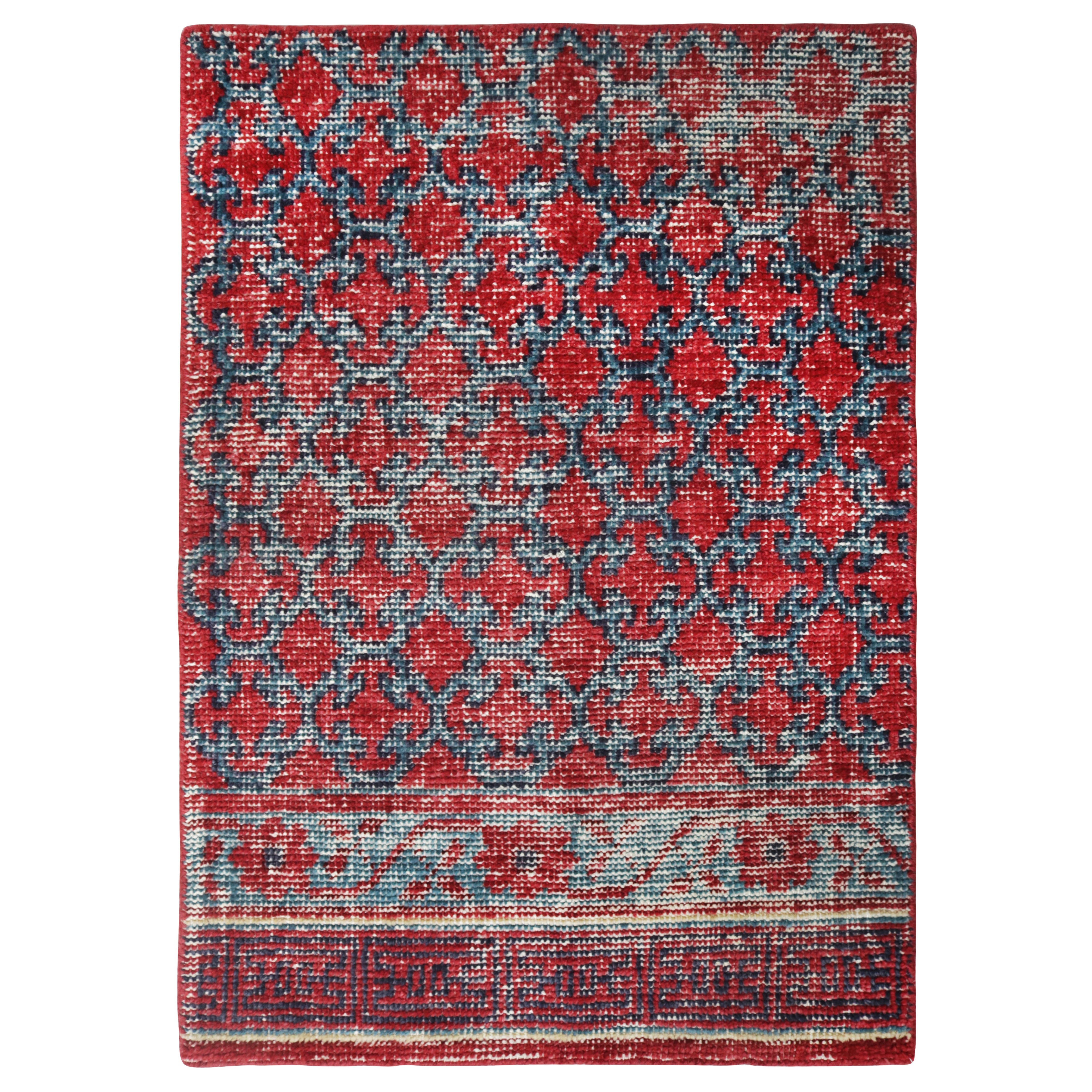Rug & Kilim's Distressed Custom Rug Sample in Rot und Blau mit geometrischen Mustern im Angebot